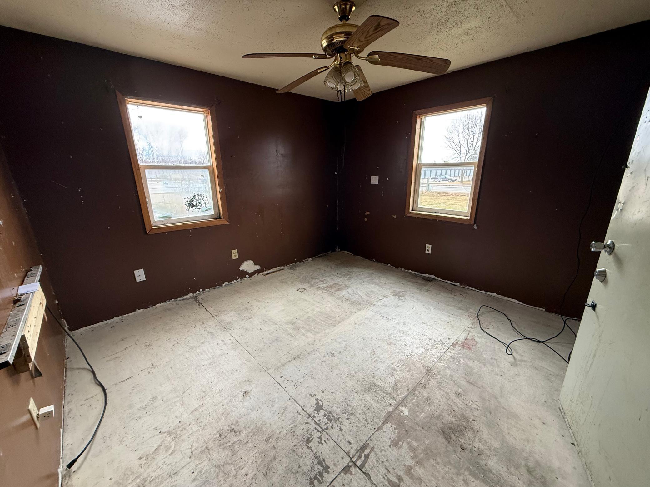 1940 single family home for sale at 516 W Minnesota Avenue in Mahnomen, MN — 1 bed, 1 bath (photo 11 of 15)