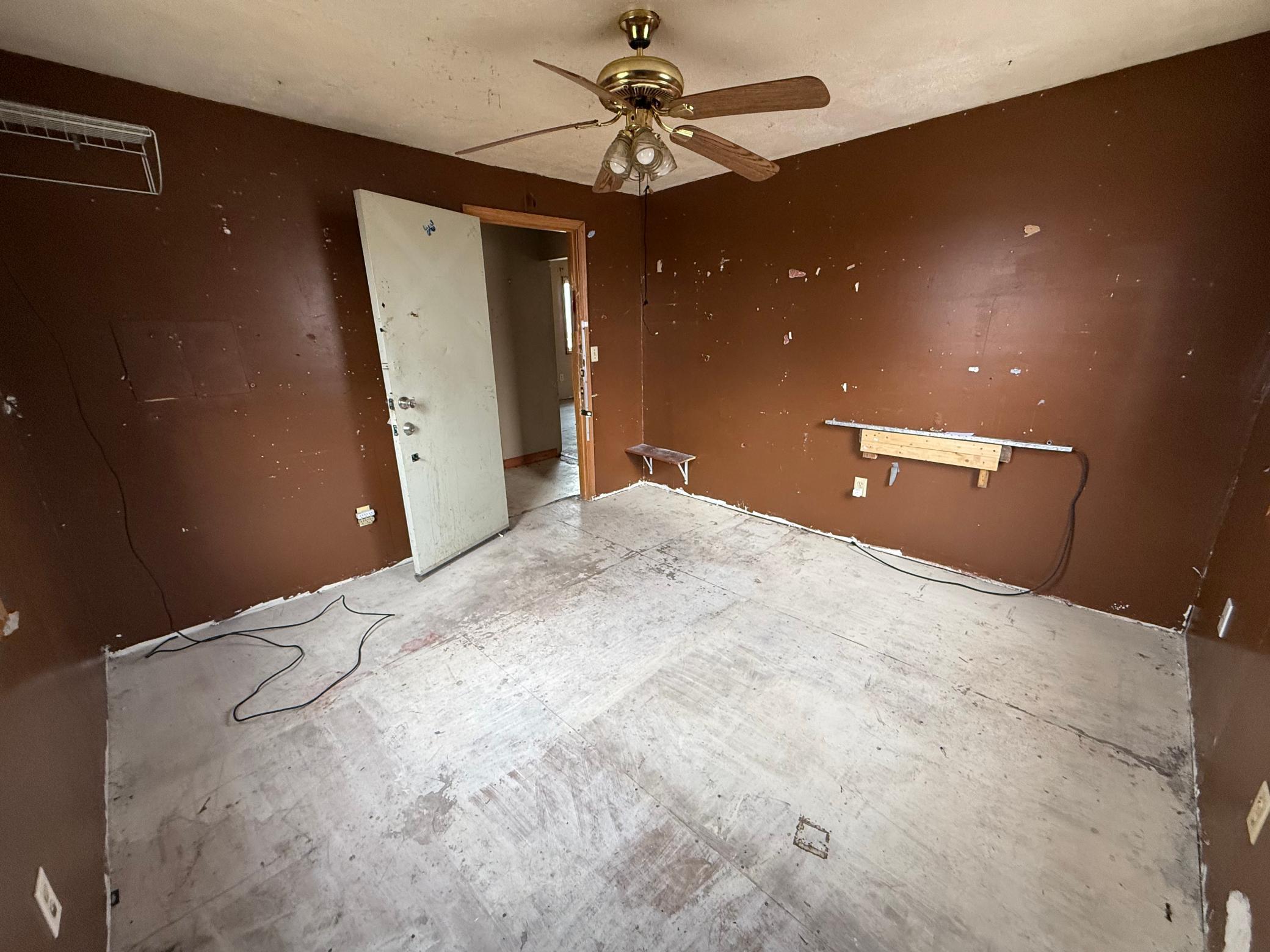 1940 single family home for sale at 516 W Minnesota Avenue in Mahnomen, MN — 1 bed, 1 bath (photo 12 of 15)