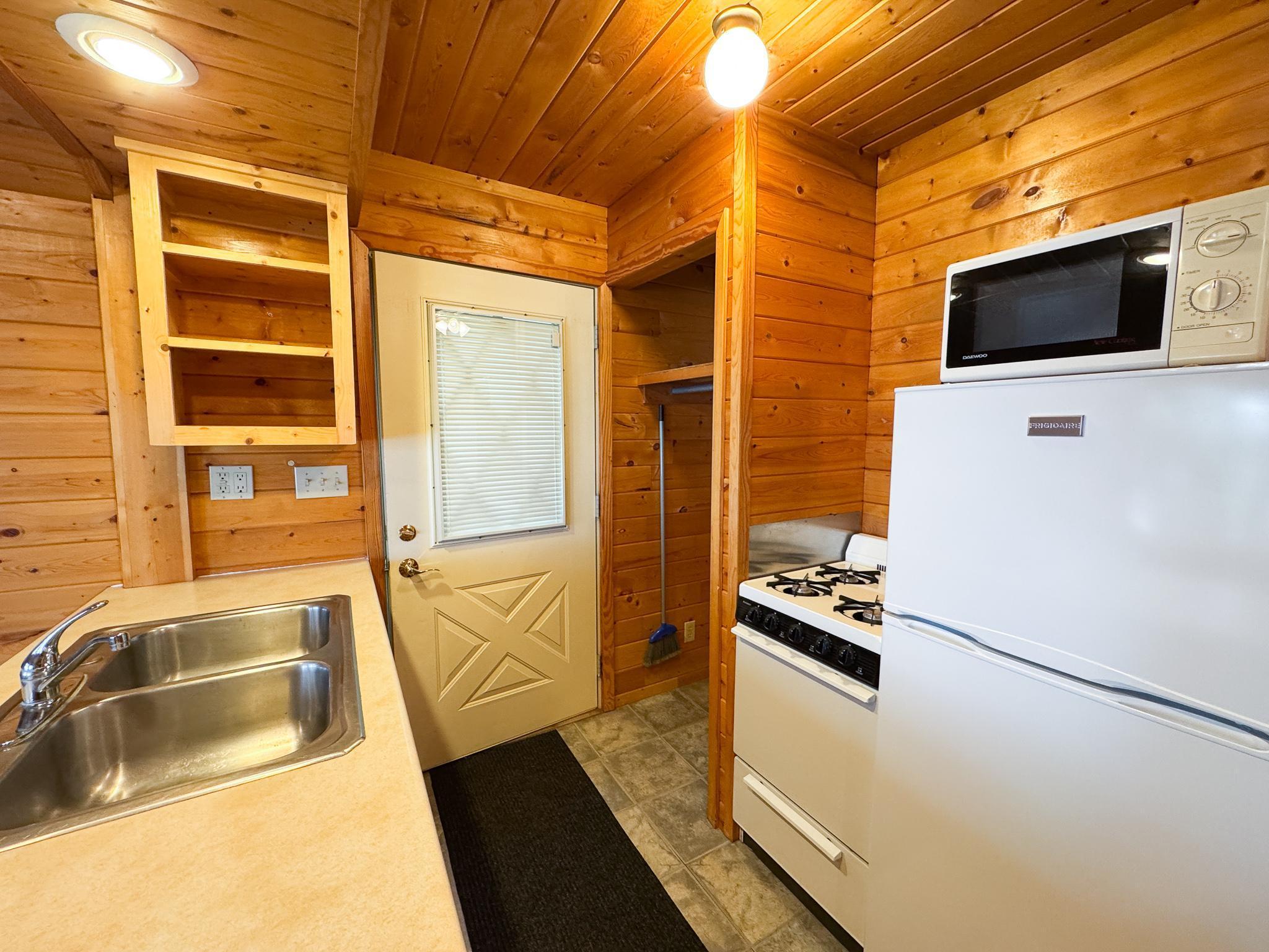 1949 single family home for sale at 27649 Unit 2 Co Hwy 83 in Battle Lake, MN — 1 bed, 1 bath (photo 8 of 28)