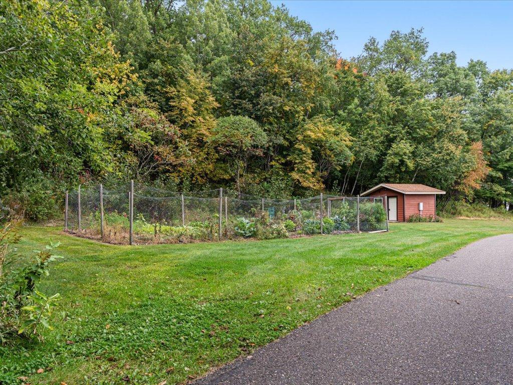 2006 townhouse for sale at 16418 Park Estates Drive in Brainerd, MN — 3 bed, 2 bath (photo 36 of 42)