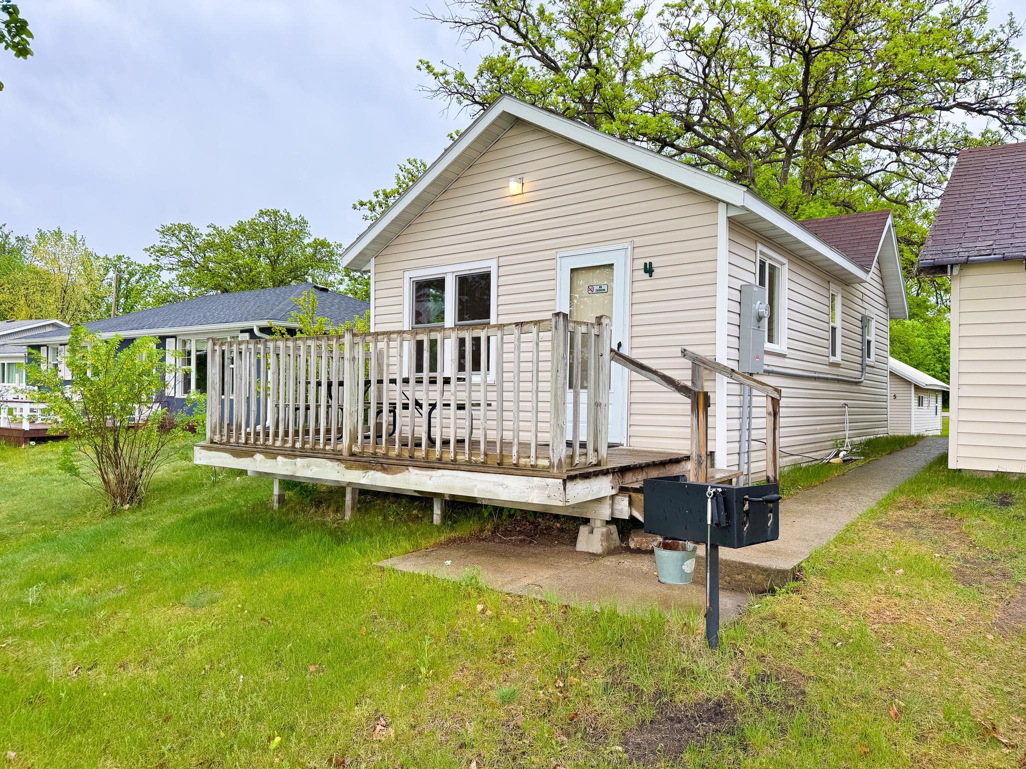 1949 single family home for sale at 27649 Unit 4 Co Hwy 83 in Battle Lake, MN — 2 bed, 1 bath (photo 13 of 28)