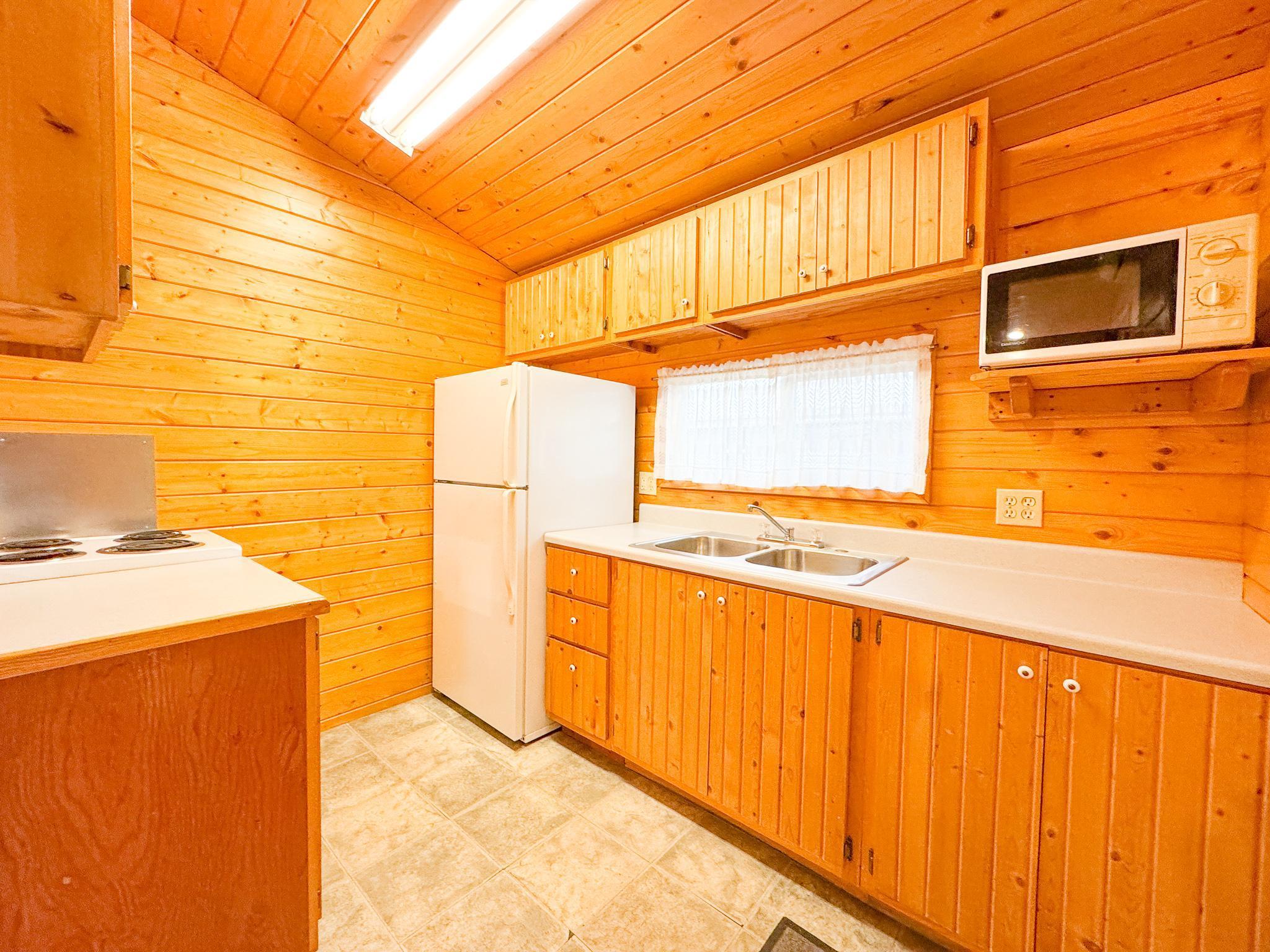 1960 single family home for sale at 27649 Unit 5 Co Hwy 83 in Battle Lake, MN — 2 bed, 1 bath (photo 5 of 18)