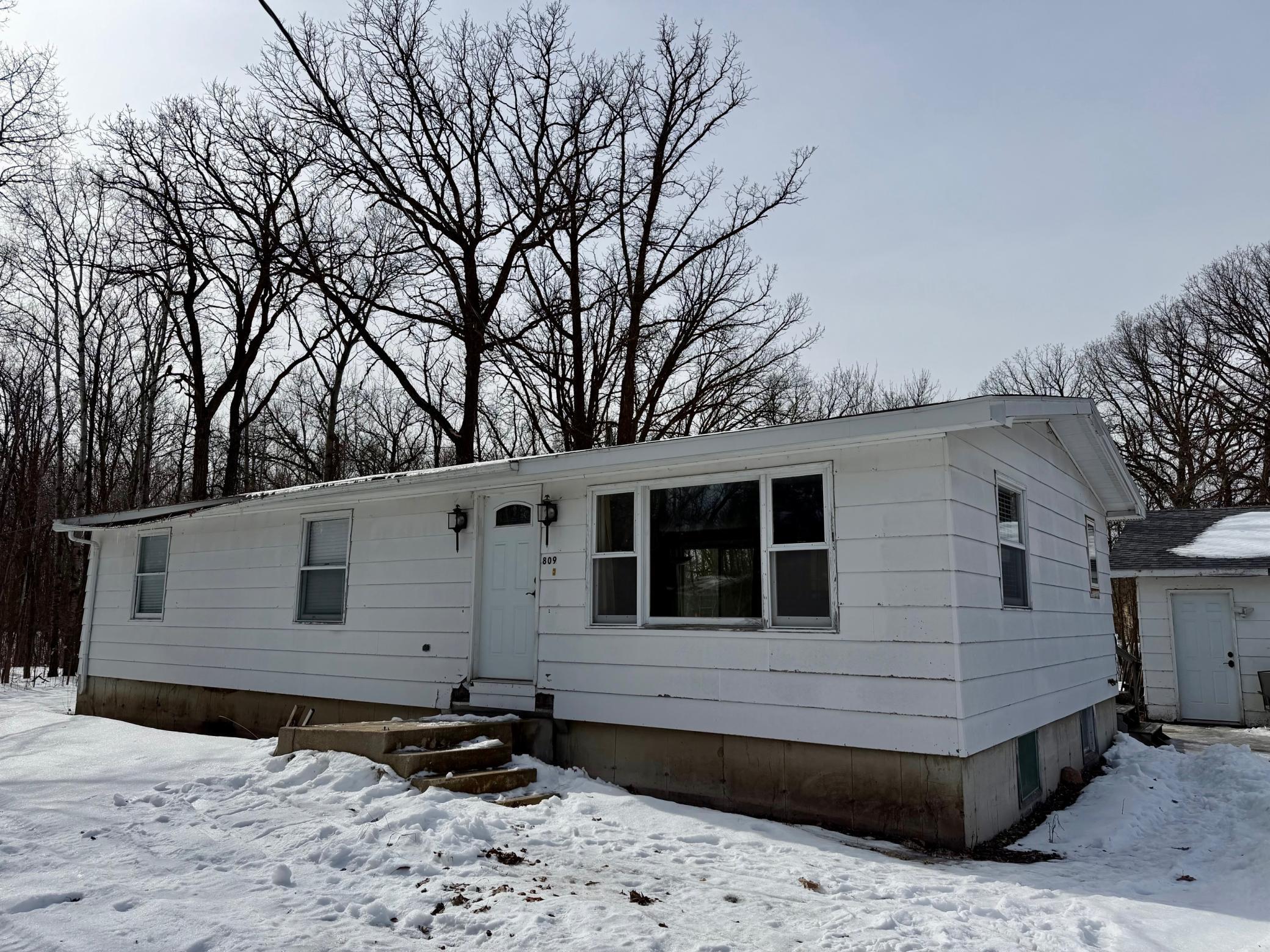 809 11th Avenue SE, Roseau MN 56751 - Photo 2 of 18