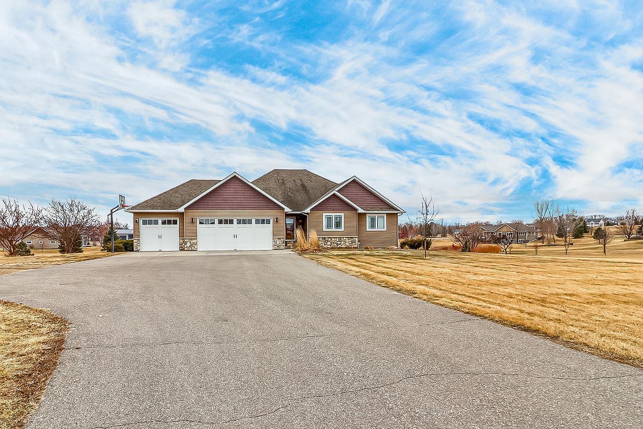 2007 single family home for sale at 23672 Highland Trail in Fergus Falls, MN — 5 bed, 4 bath (photo 3 of 60)