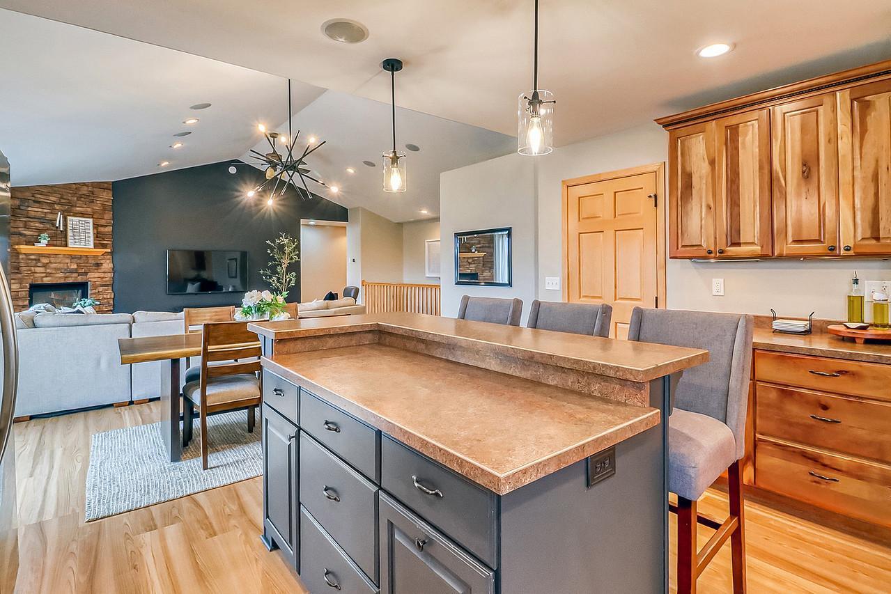 2007 single family home for sale at 23672 Highland Trail in Fergus Falls, MN — 5 bed, 4 bath (photo 24 of 60)