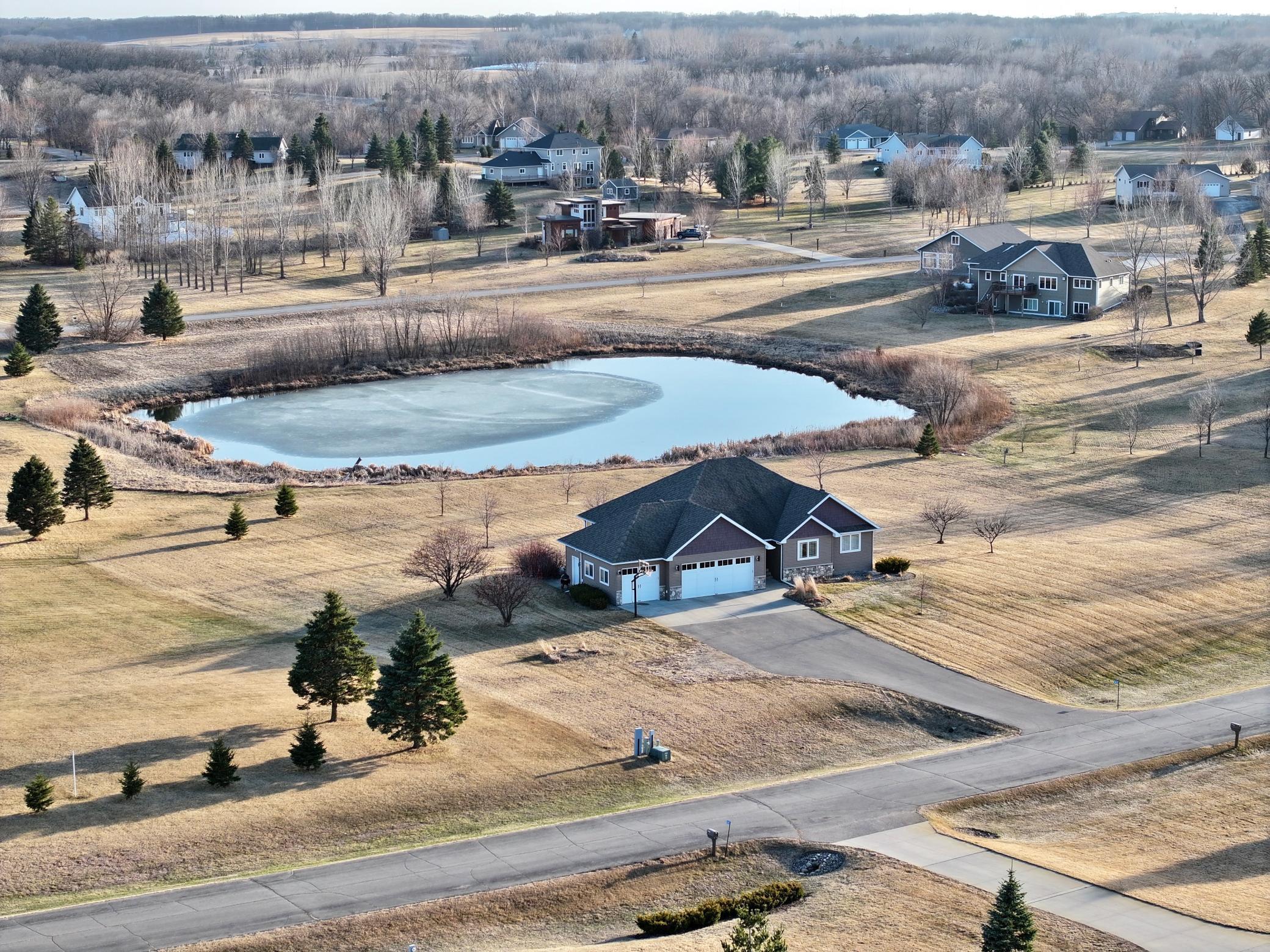 2007 single family home for sale at 23672 Highland Trail in Fergus Falls, MN — 5 bed, 4 bath (photo 4 of 60)