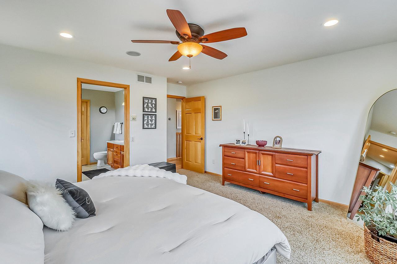 2007 single family home for sale at 23672 Highland Trail in Fergus Falls, MN — 5 bed, 4 bath (photo 32 of 60)