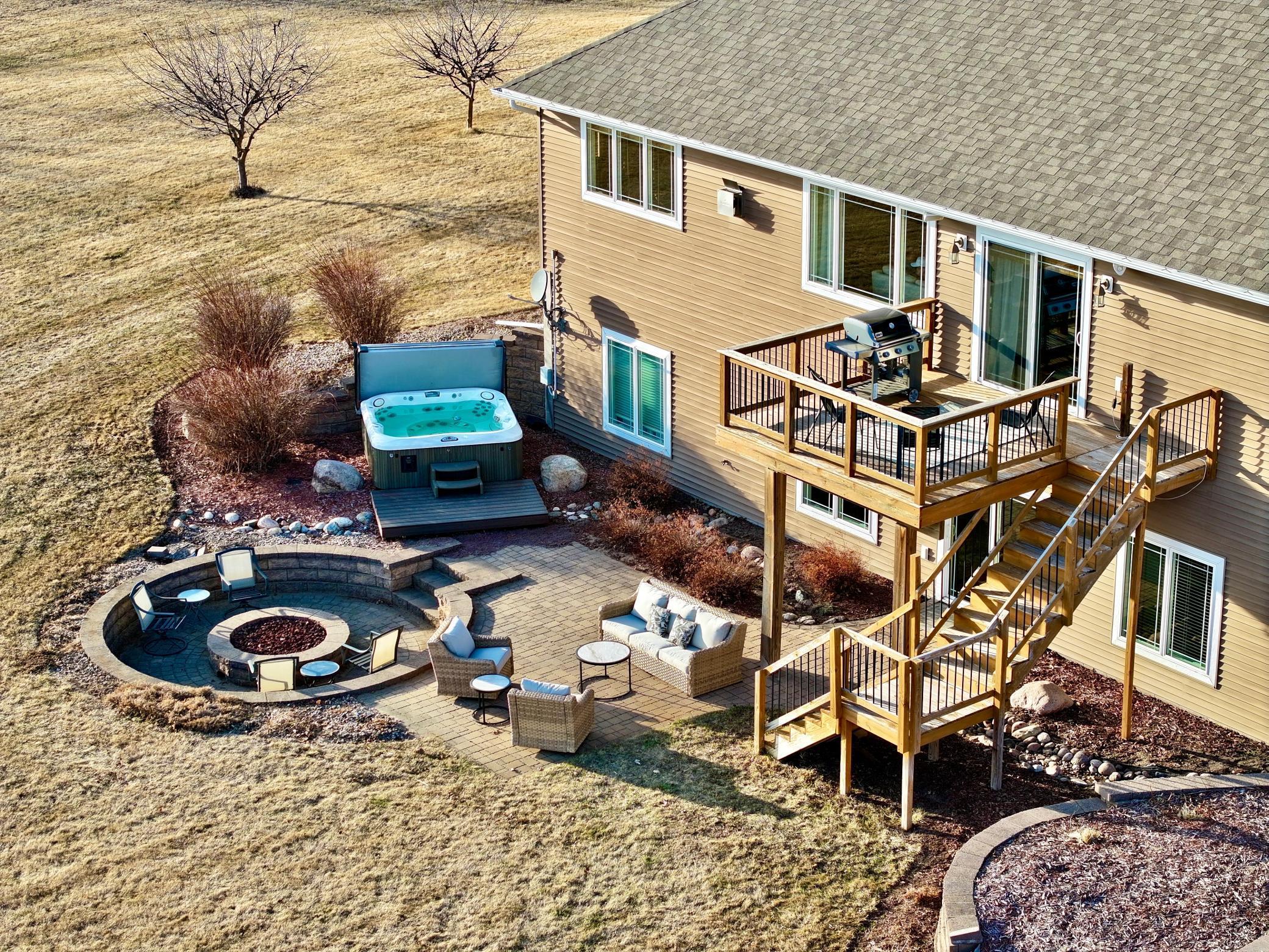 2007 single family home for sale at 23672 Highland Trail in Fergus Falls, MN — 5 bed, 4 bath (photo 5 of 60)