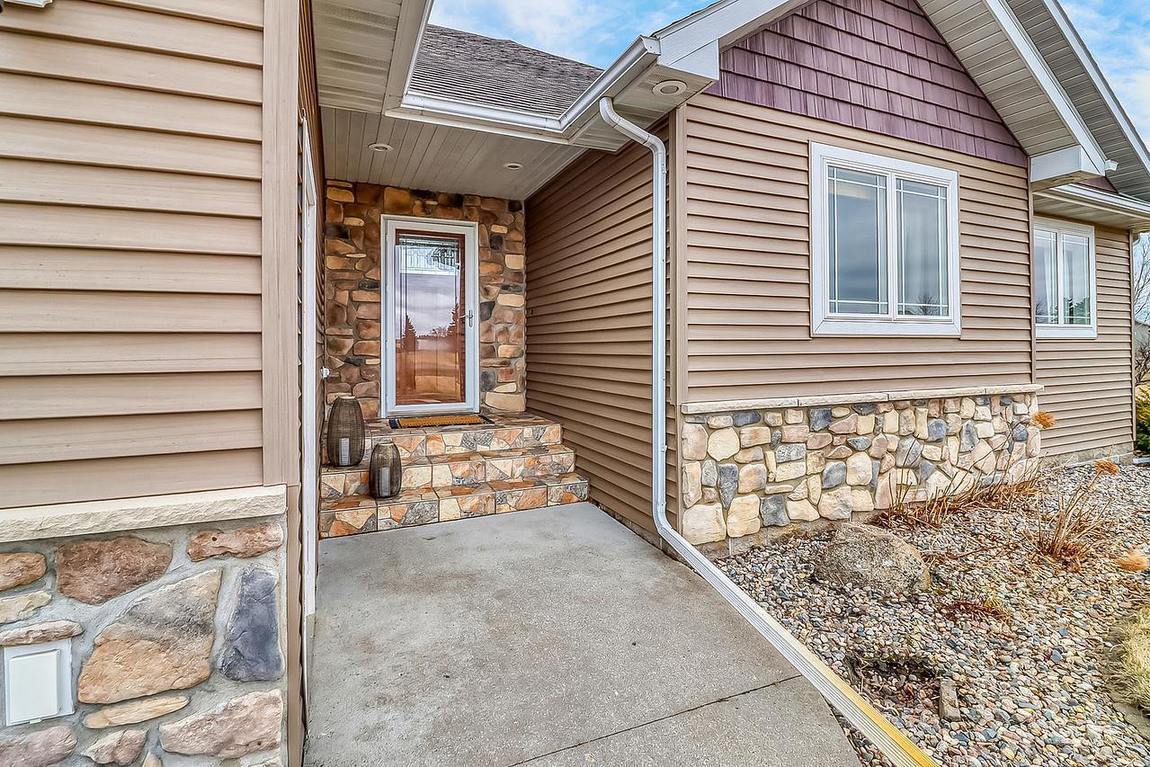 2007 single family home for sale at 23672 Highland Trail in Fergus Falls, MN — 5 bed, 4 bath (photo 7 of 60)