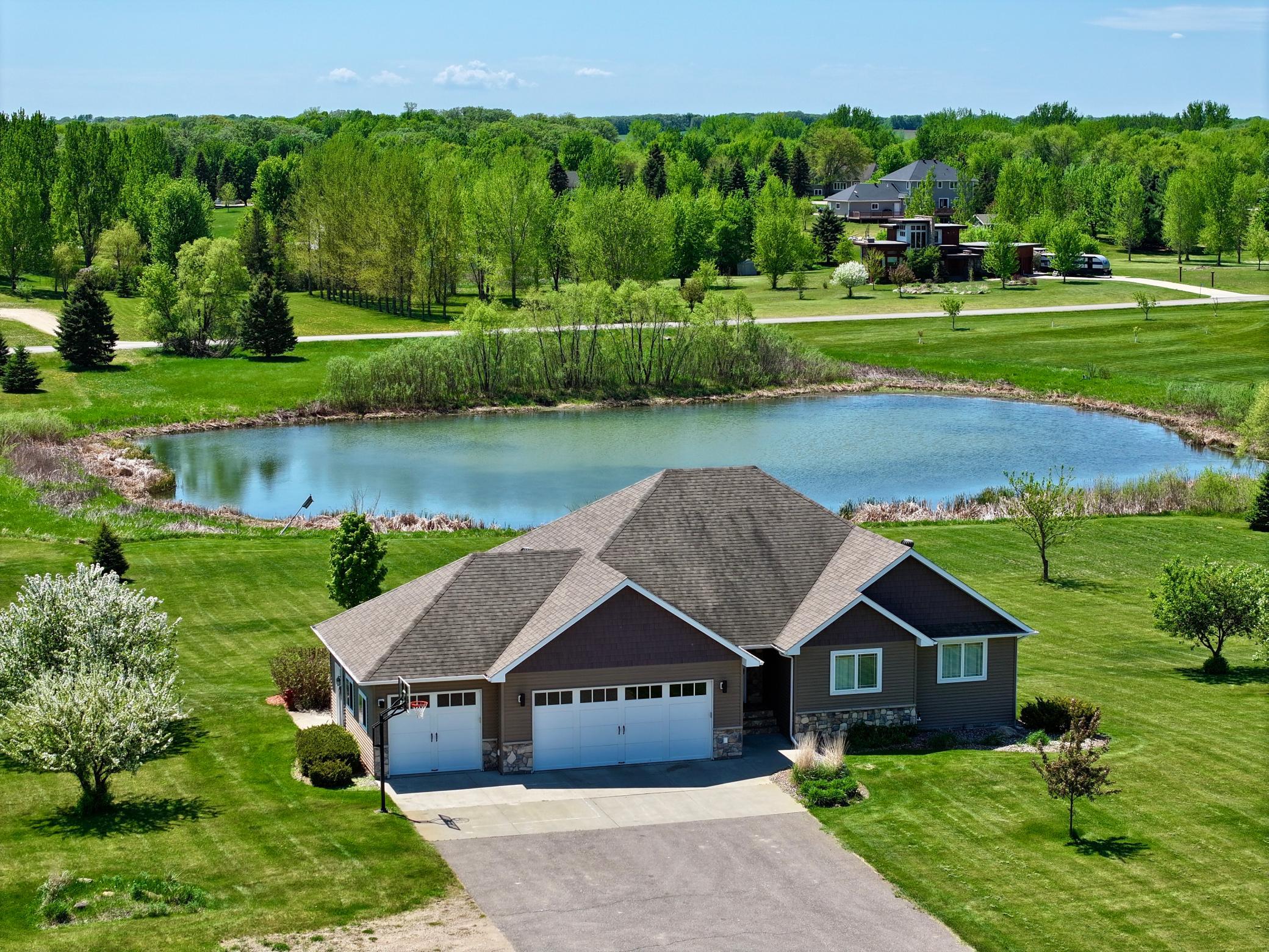 2007 single family home for sale at 23672 Highland Trail in Fergus Falls, MN — 5 bed, 4 bath