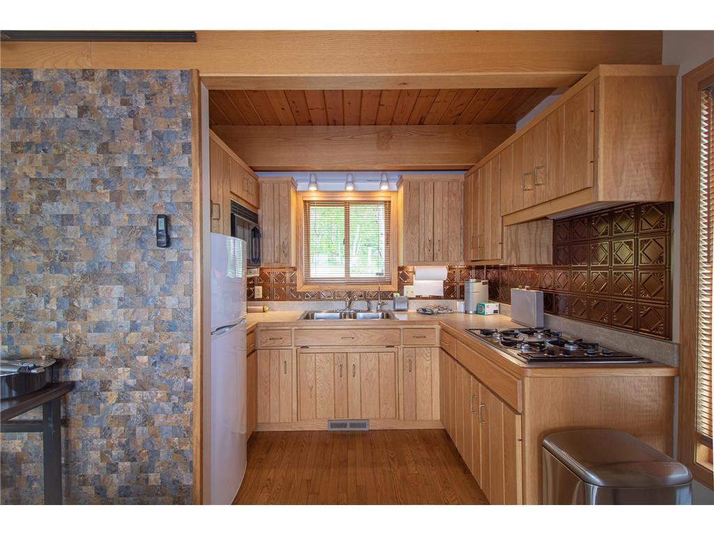 1989 single family home for sale at 40699 Mary Lake Road in Emily, MN — 1 bed, 2 bath (photo 3 of 14)