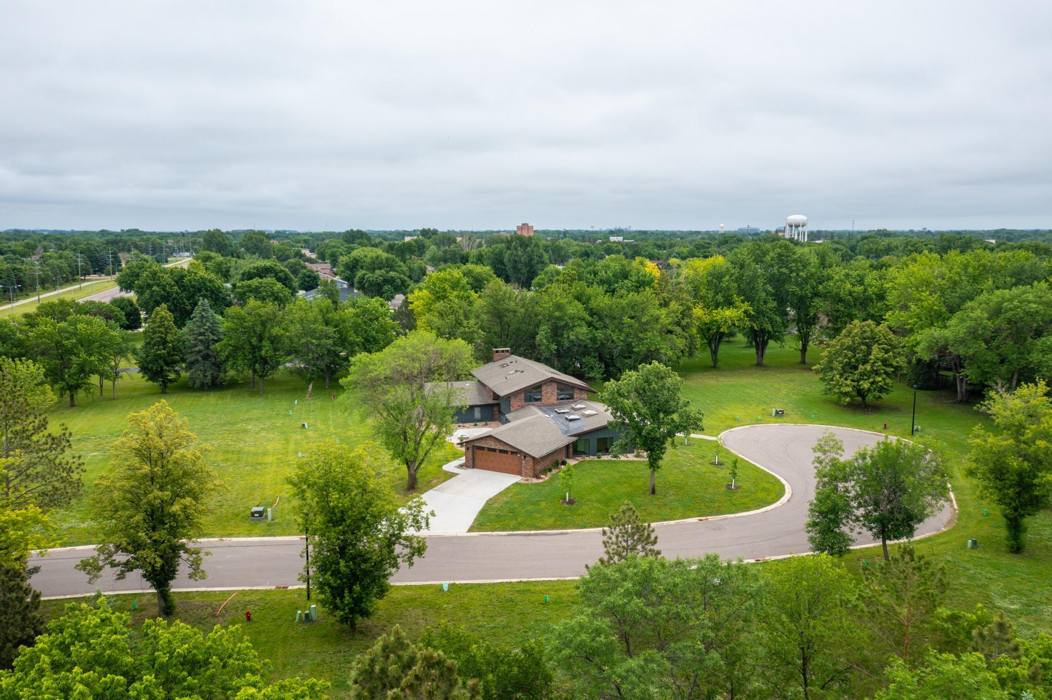 land for sale at 1490 EDGEWOOD Court in Wahpeton, ND (photo 2 of 8)