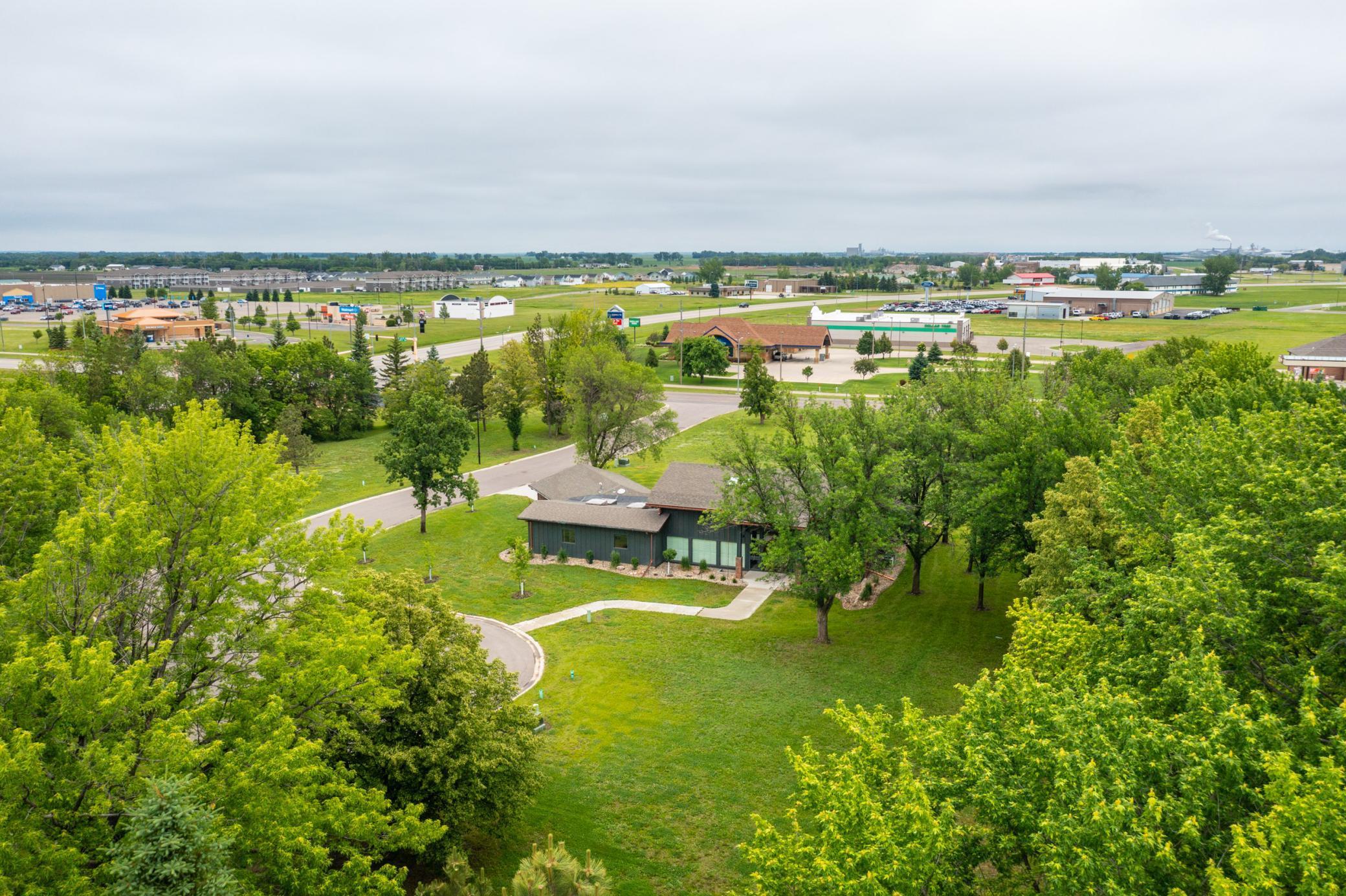land for sale at 1592 EDGEWOOD Court in Wahpeton, ND (photo 3 of 8)