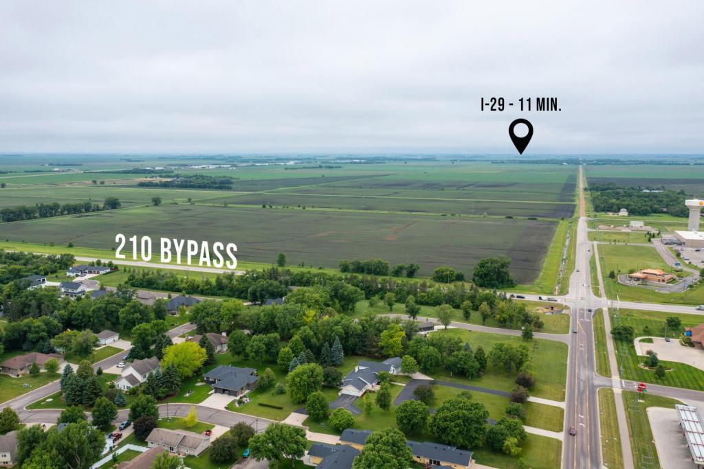 land for sale at 1477 EDGEWOOD Court in Wahpeton, ND (photo 5 of 8)
