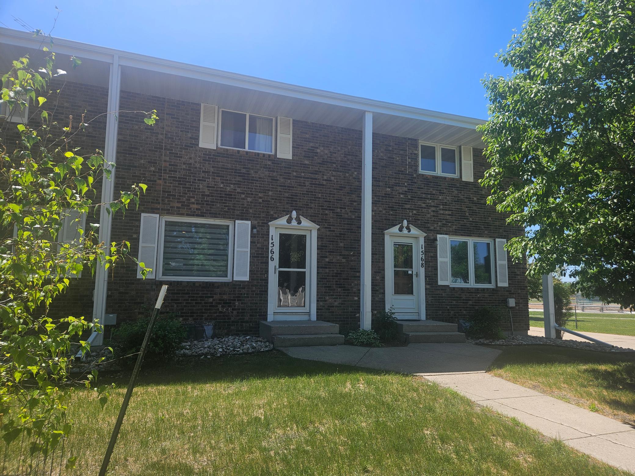1978 townhouse for sale at 1566 27th Avenue S in Fargo, ND — 2 bed, 3 bath