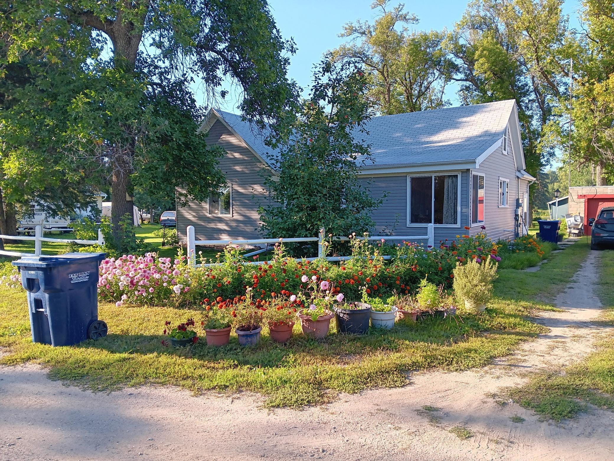 1900 single family home for sale at 603 Pearl Street N in Buffalo, ND — 3 bed, 2 bath (photo 2 of 47)