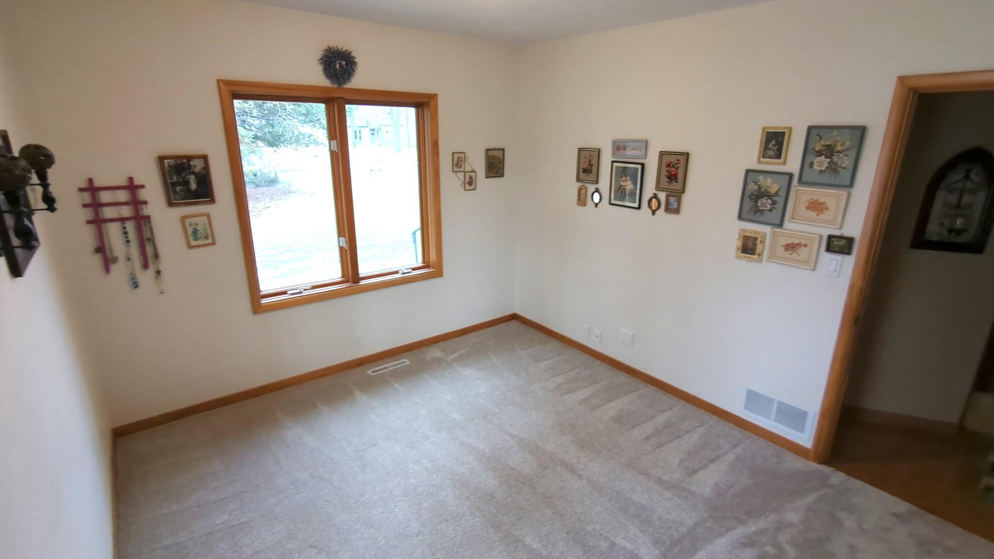 1950 single family home for sale at 1217 Taft Street E in Thief River Falls, MN — 3 bed, 2 bath (photo 17 of 40)