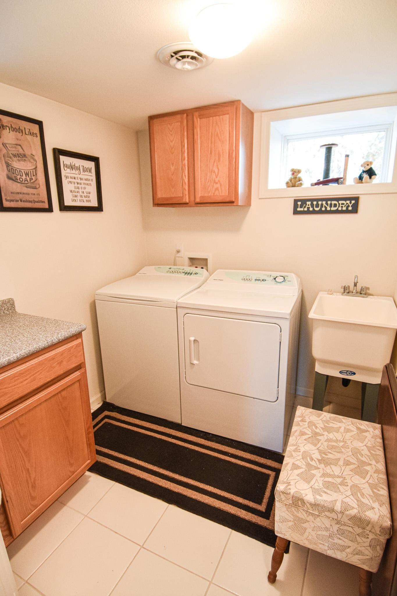 1950 single family home for sale at 1217 Taft Street E in Thief River Falls, MN — 3 bed, 2 bath (photo 23 of 40)