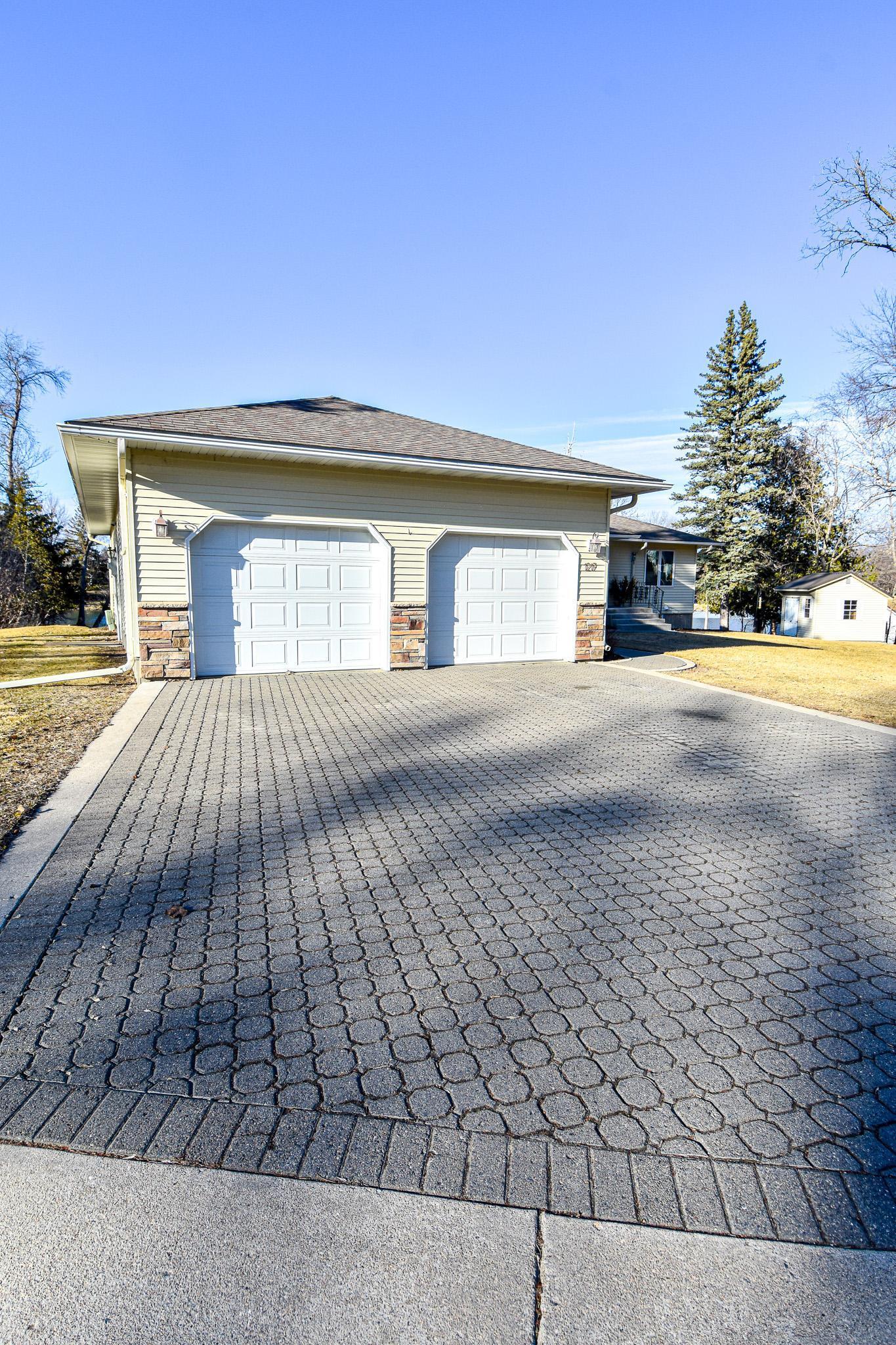 1950 single family home for sale at 1217 Taft Street E in Thief River Falls, MN — 3 bed, 2 bath (photo 30 of 40)