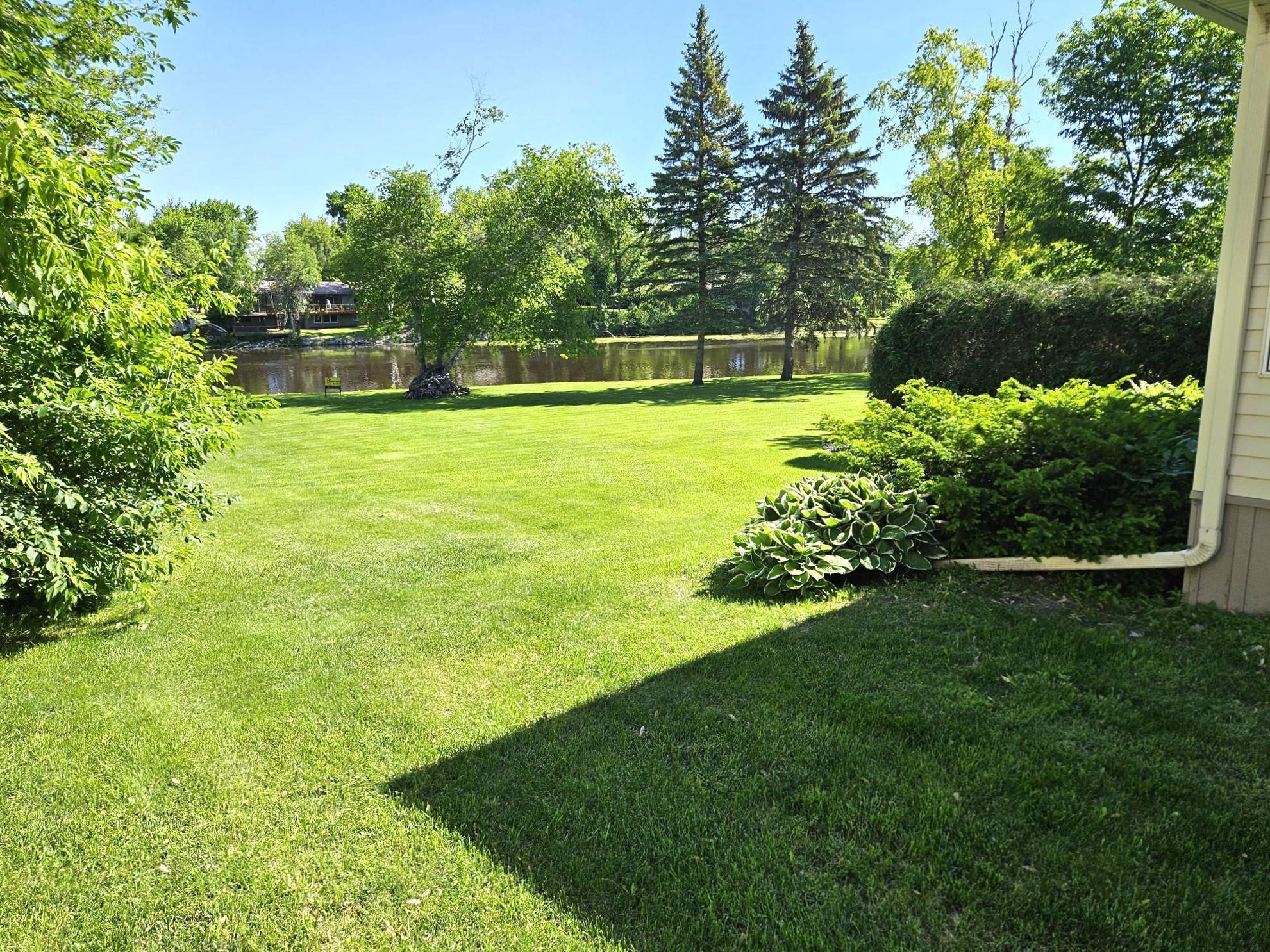 1950 single family home for sale at 1217 Taft Street E in Thief River Falls, MN — 3 bed, 2 bath (photo 32 of 40)