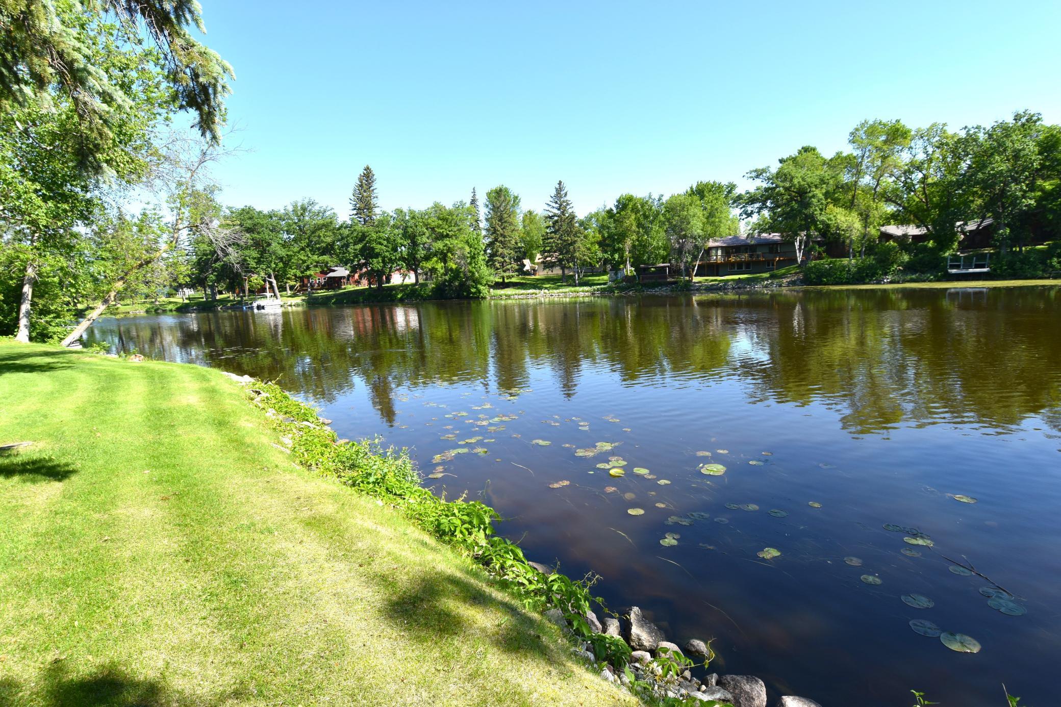 1950 single family home for sale at 1217 Taft Street E in Thief River Falls, MN — 3 bed, 2 bath (photo 37 of 40)