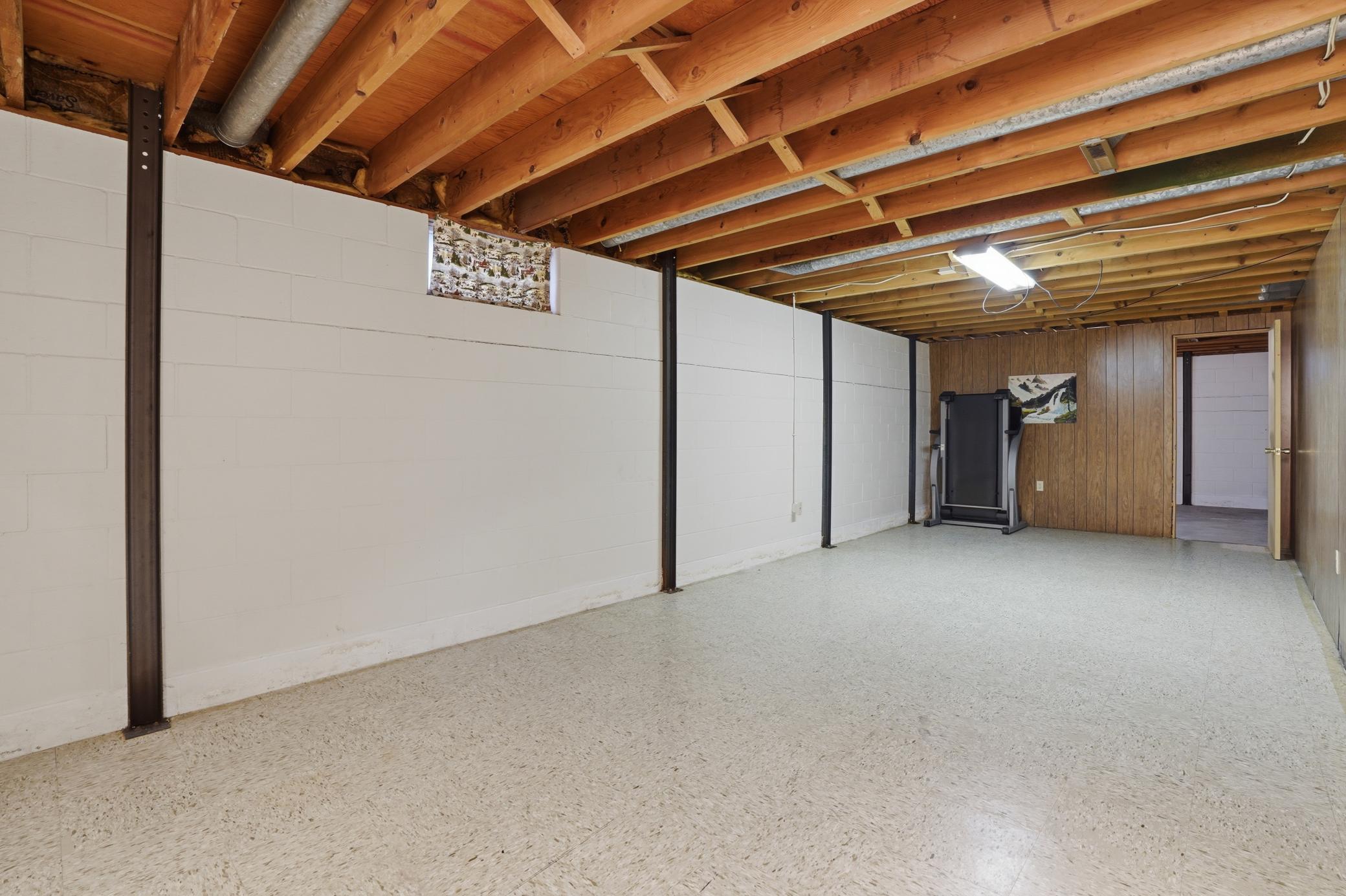 1972 single family home for sale at 535 W Bend Lane in Alvarado, MN — 3 bed, 1 bath (photo 22 of 32)