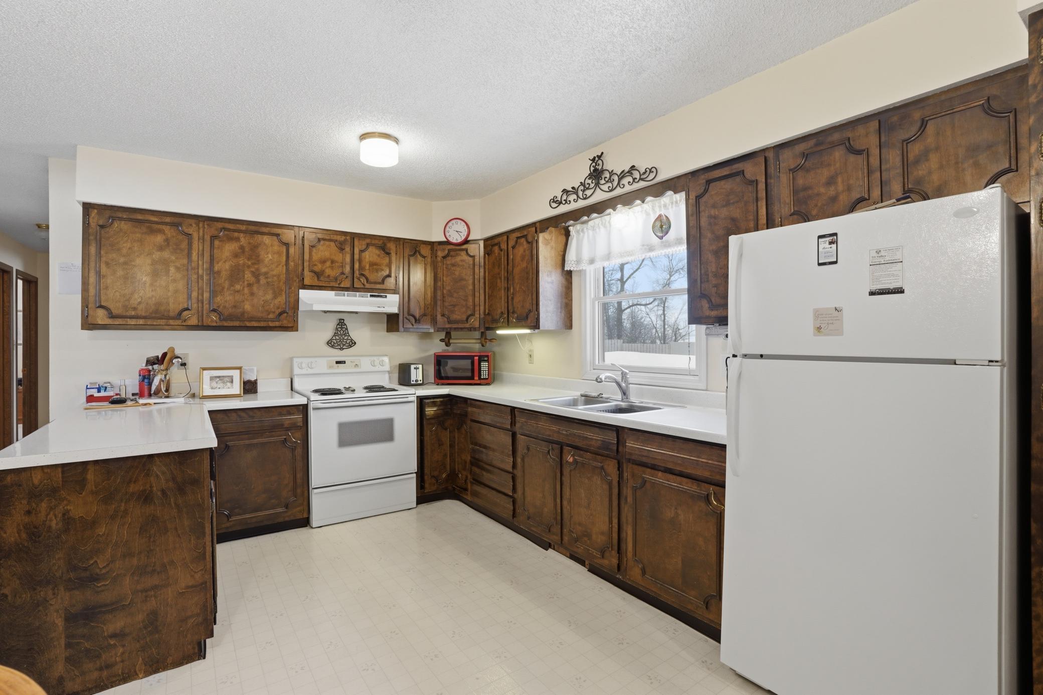 1972 single family home for sale at 535 W Bend Lane in Alvarado, MN — 3 bed, 1 bath (photo 7 of 32)