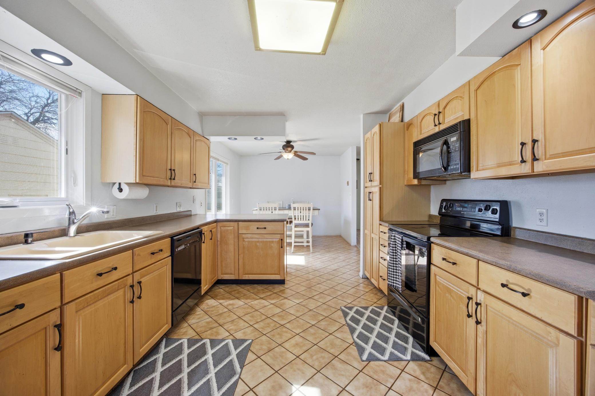 1976 single family home for sale at 1211 Hall Avenue in Breckenridge, MN — 3 bed, 2 bath (photo 12 of 36)