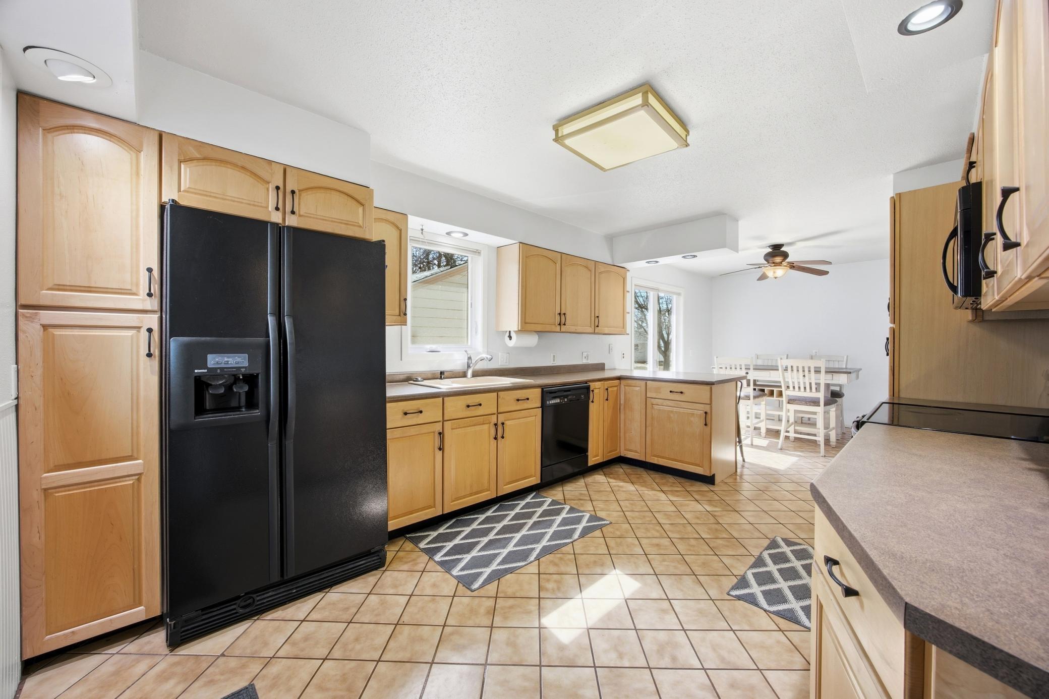 1976 single family home for sale at 1211 Hall Avenue in Breckenridge, MN — 3 bed, 2 bath (photo 14 of 36)