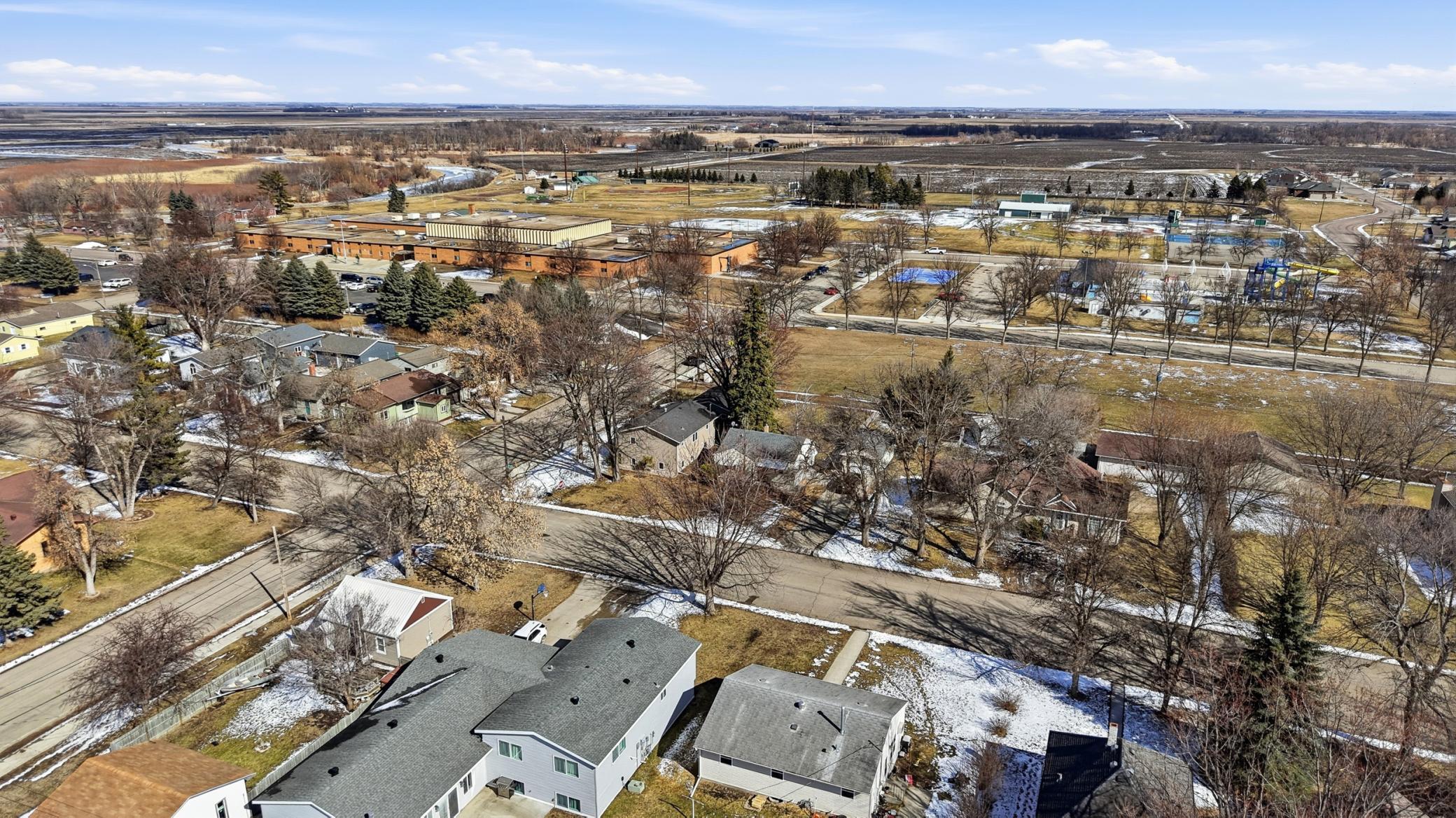 1976 single family home for sale at 1211 Hall Avenue in Breckenridge, MN — 3 bed, 2 bath (photo 34 of 36)