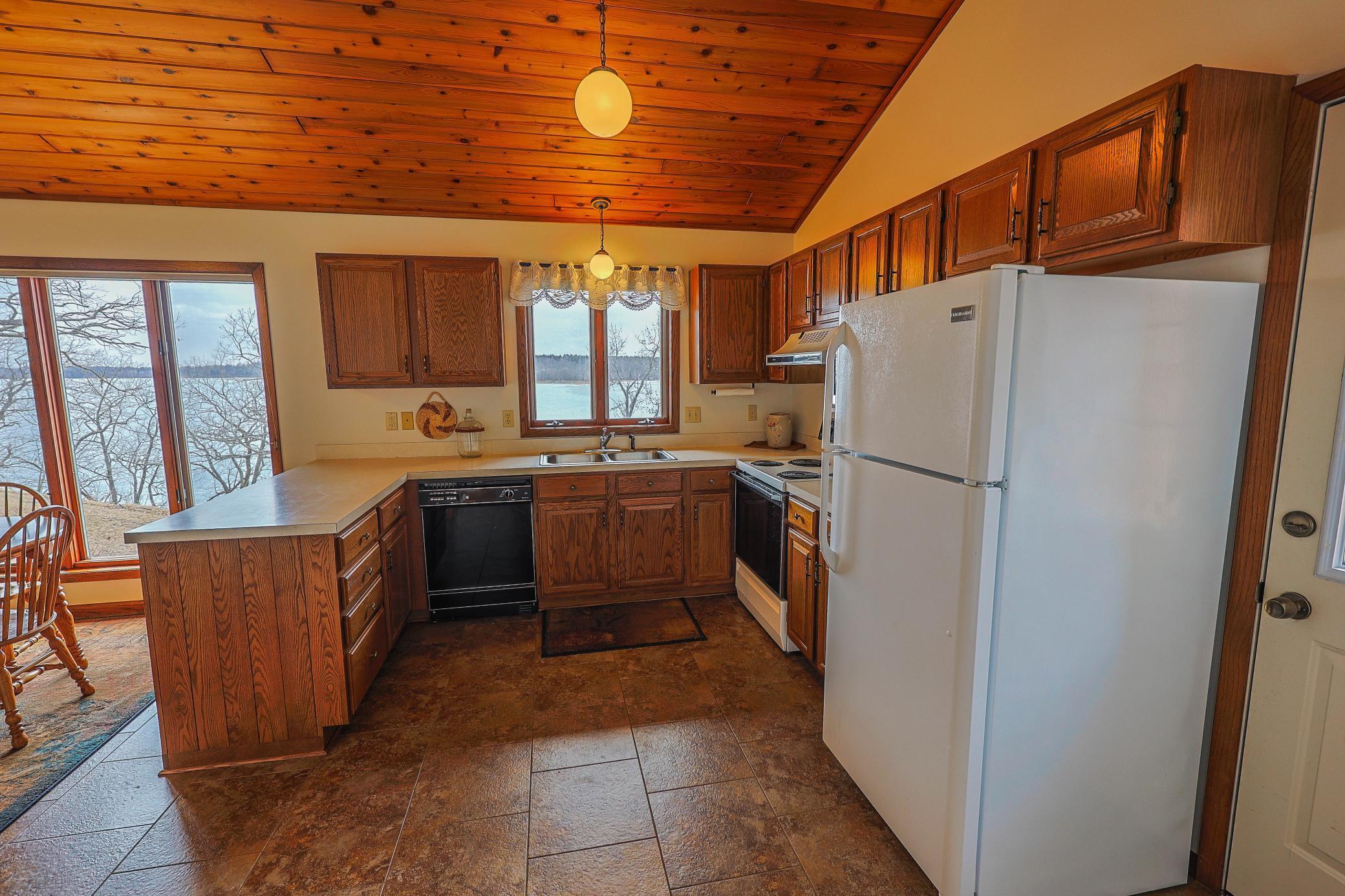 1990 single family home for sale at 24281 Hazel Wood Drive in Park Rapids, MN — 3 bed, 2 bath (photo 8 of 51)