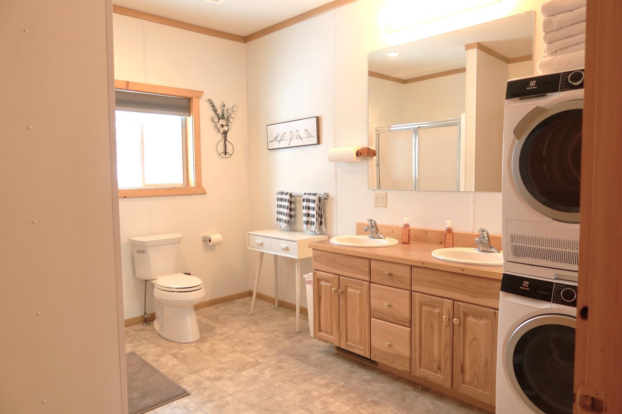 2001 single family home for sale at 30694 Olson Street in Pequot Lakes, MN — 6 bed, 4 bath (photo 22 of 38)