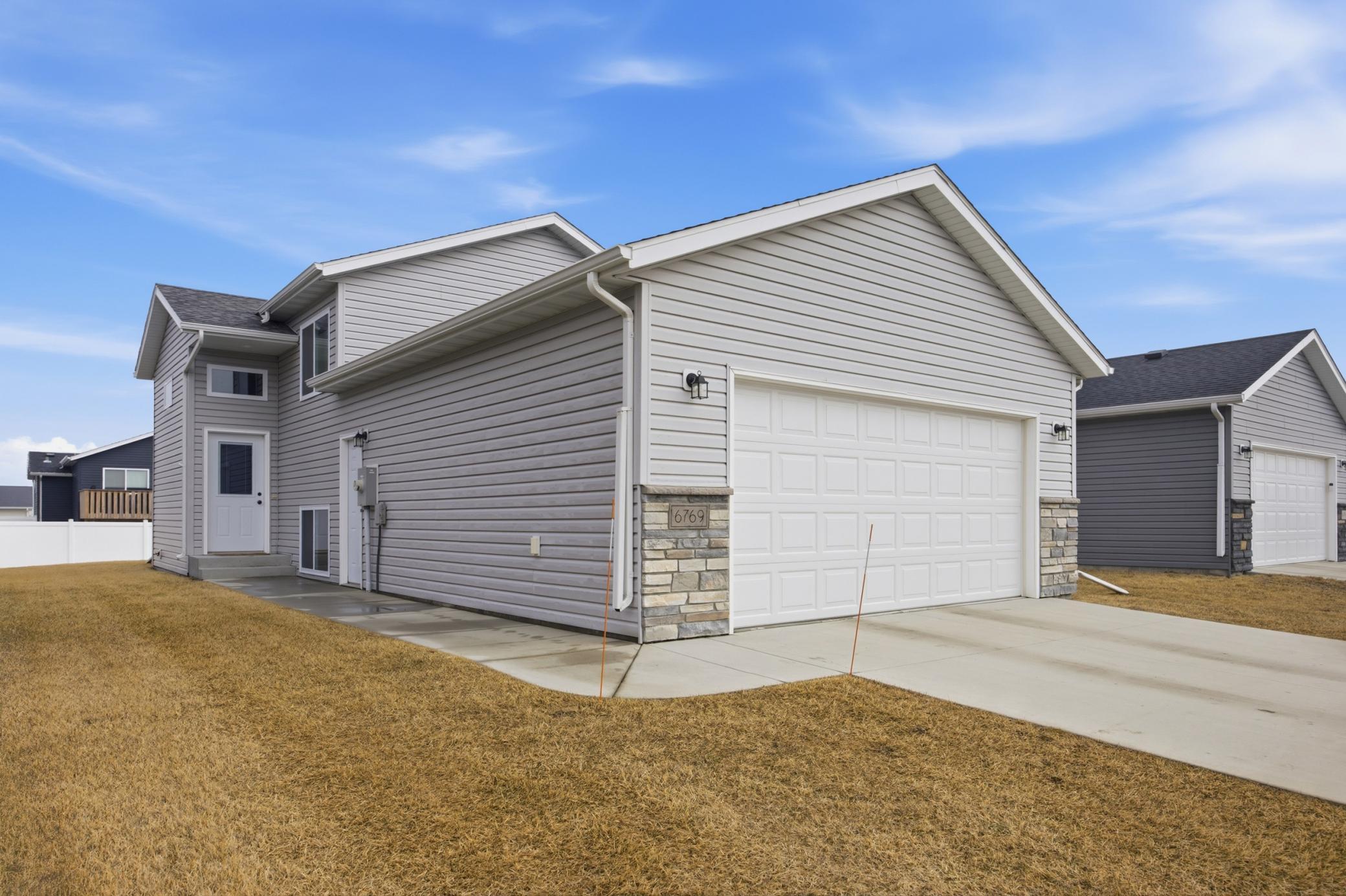 6769 70th Avenue S, Horace ND 58047 - Photo 2 of 31