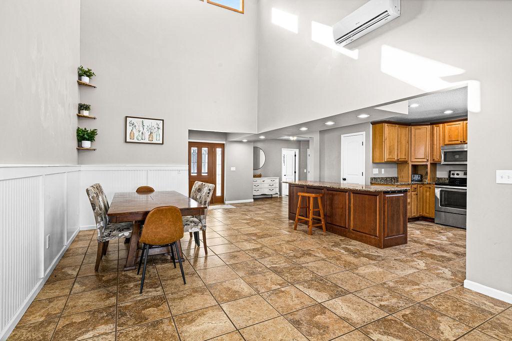 1993 single family home for sale at 33107 Chippewa Drive in Grand Rapids, MN — 4 bed, 2 bath (photo 4 of 22)
