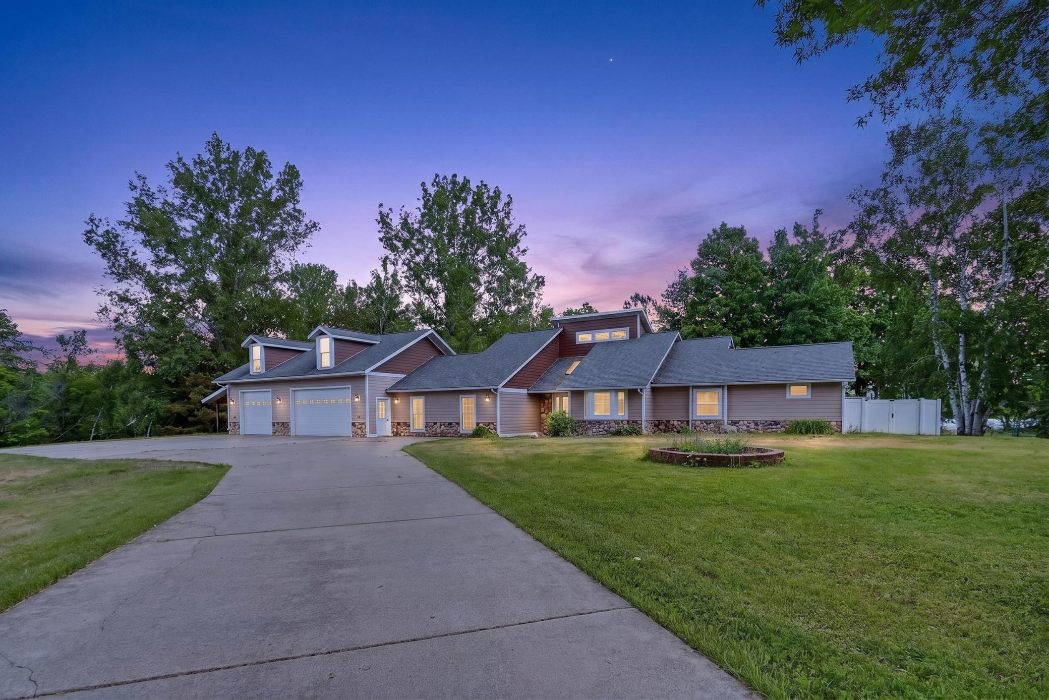 1993 single family home for sale at 33107 Chippewa Drive in Grand Rapids, MN — 4 bed, 2 bath