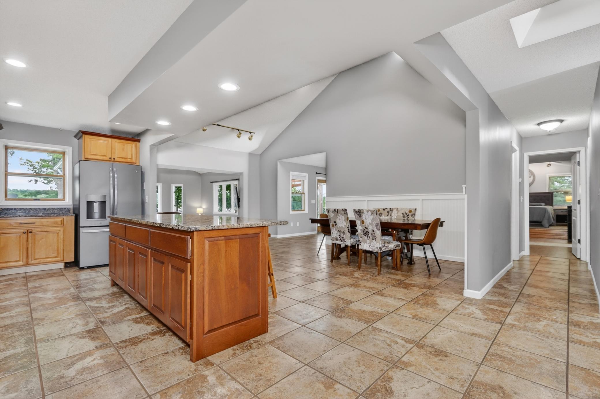 1993 single family home for sale at 33107 Chippewa Drive in Grand Rapids, MN — 4 bed, 2 bath (photo 16 of 52)