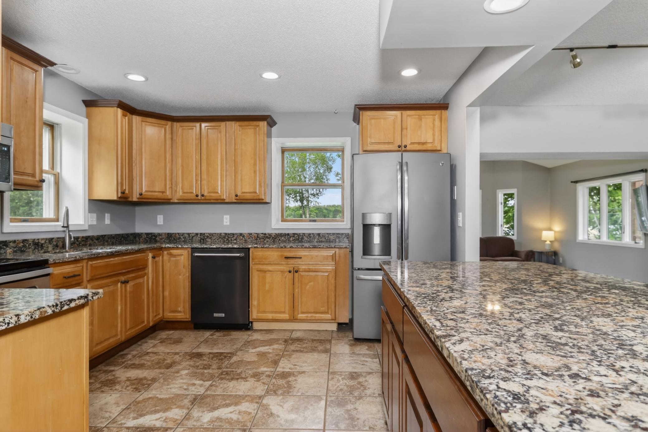 1993 single family home for sale at 33107 Chippewa Drive in Grand Rapids, MN — 4 bed, 2 bath (photo 18 of 52)