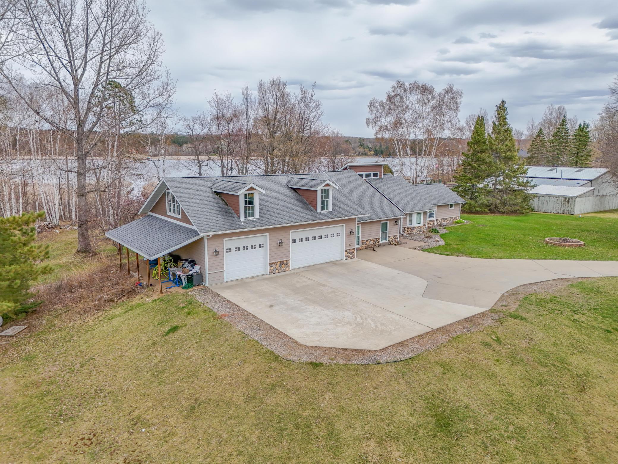 1993 single family home for sale at 33107 Chippewa Drive in Grand Rapids, MN — 4 bed, 2 bath (photo 9 of 52)