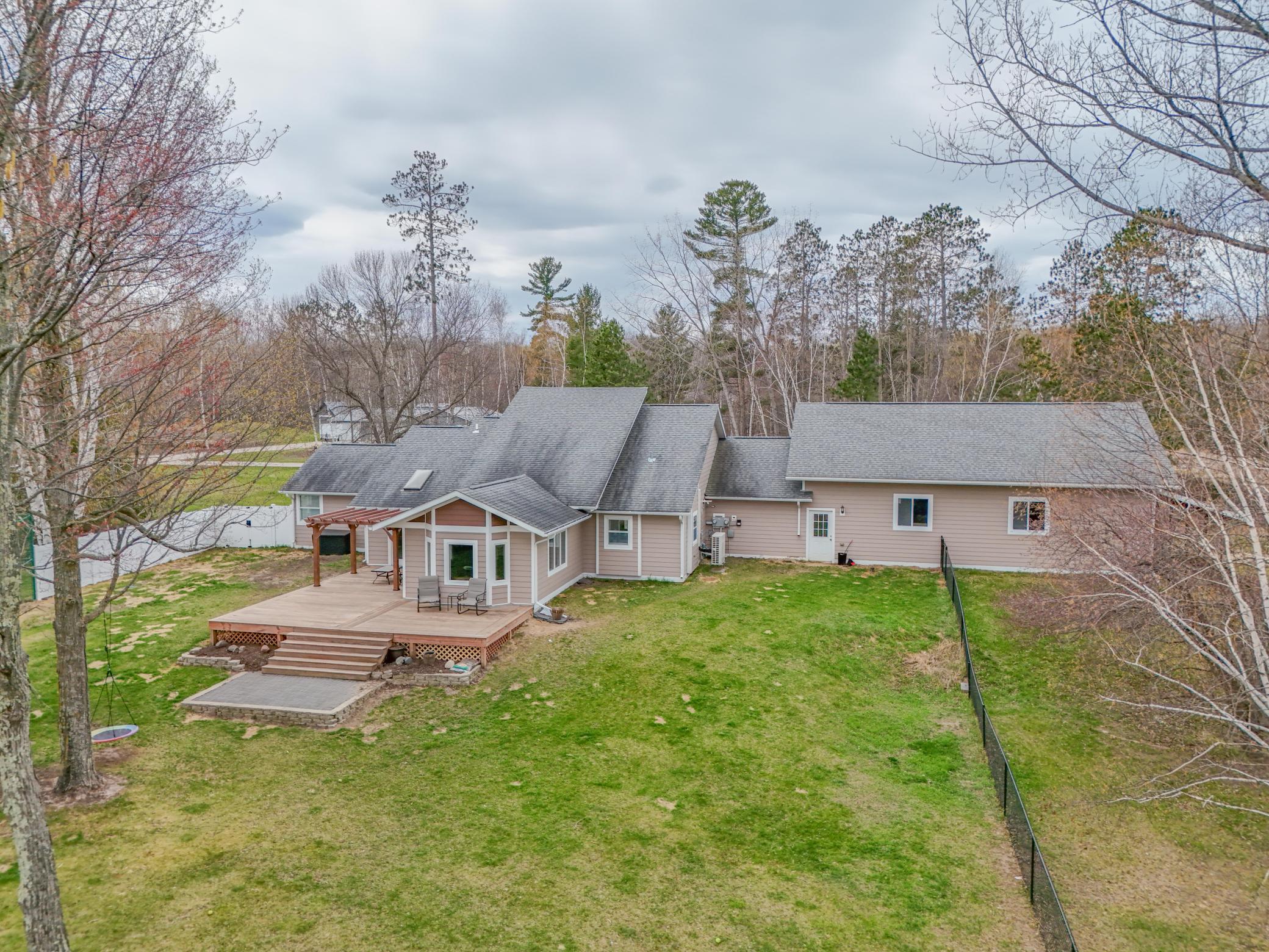 1993 single family home for sale at 33107 Chippewa Drive in Grand Rapids, MN — 4 bed, 2 bath (photo 10 of 52)