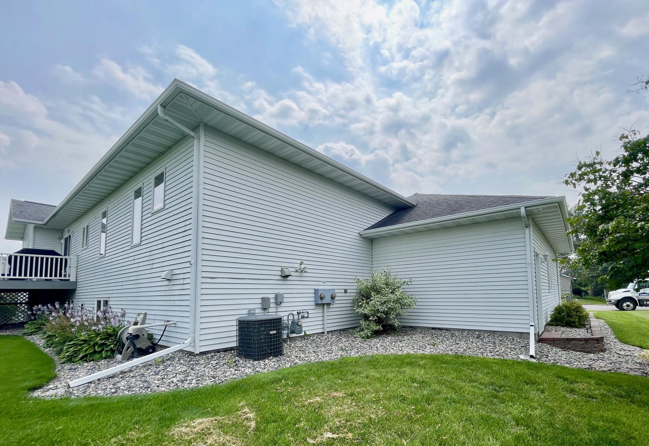 2005 single family home for sale at 1410 Mendenhall Avenue in Breckenridge, MN — 6 bed, 3 bath (photo 11 of 49)
