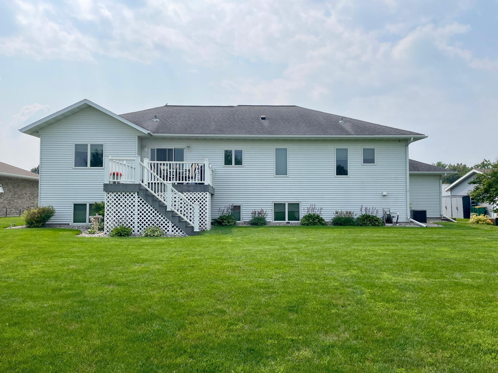2005 single family home for sale at 1410 Mendenhall Avenue in Breckenridge, MN — 6 bed, 3 bath (photo 5 of 49)