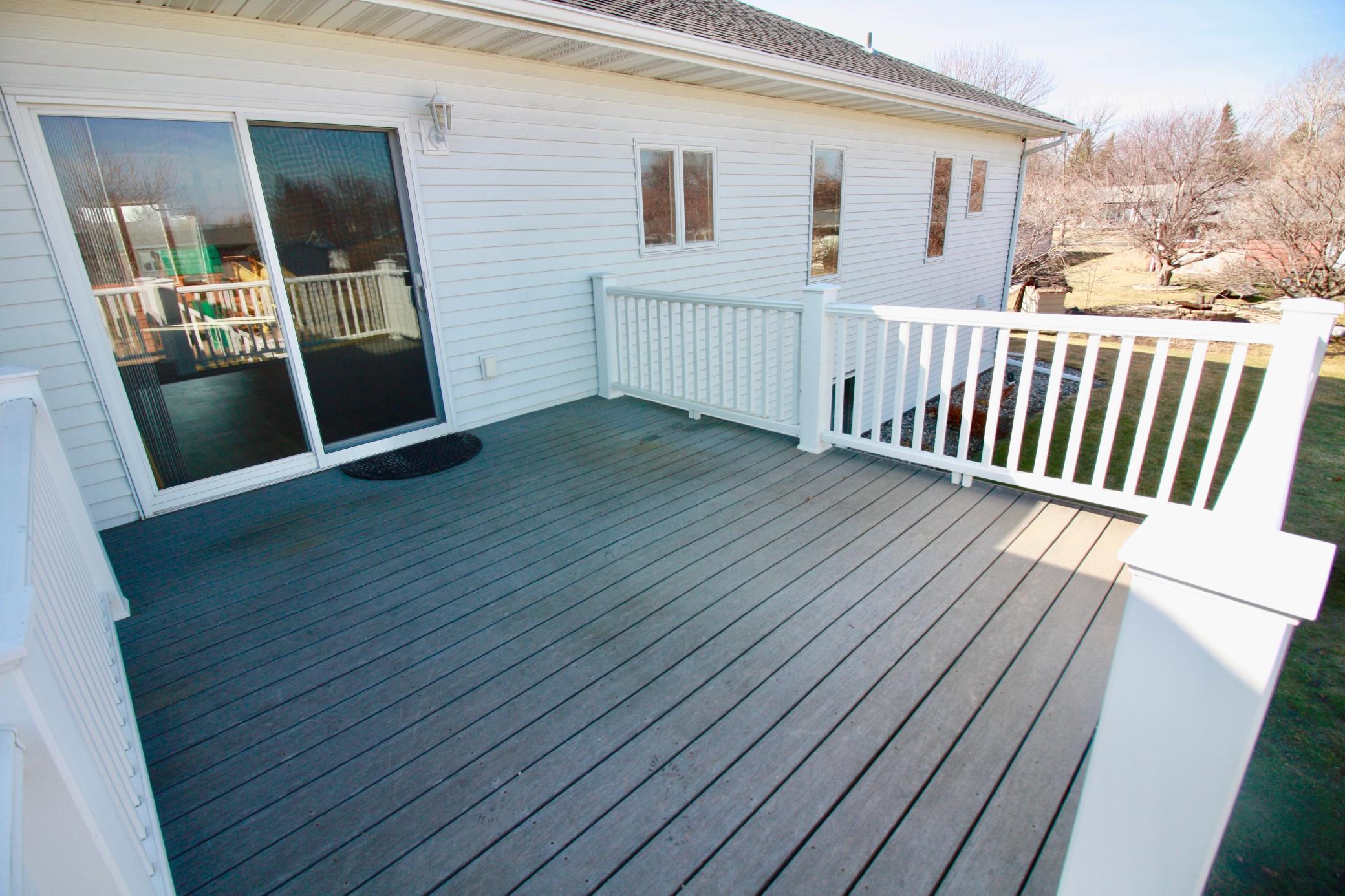 2005 single family home for sale at 1410 Mendenhall Avenue in Breckenridge, MN — 6 bed, 3 bath (photo 7 of 49)