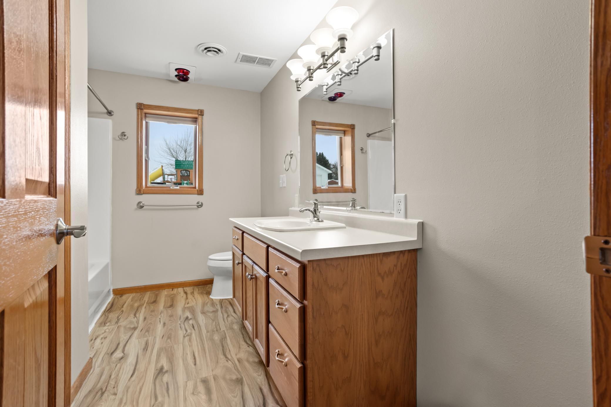 2005 single family home for sale at 1410 Mendenhall Avenue in Breckenridge, MN — 6 bed, 3 bath (photo 43 of 49)