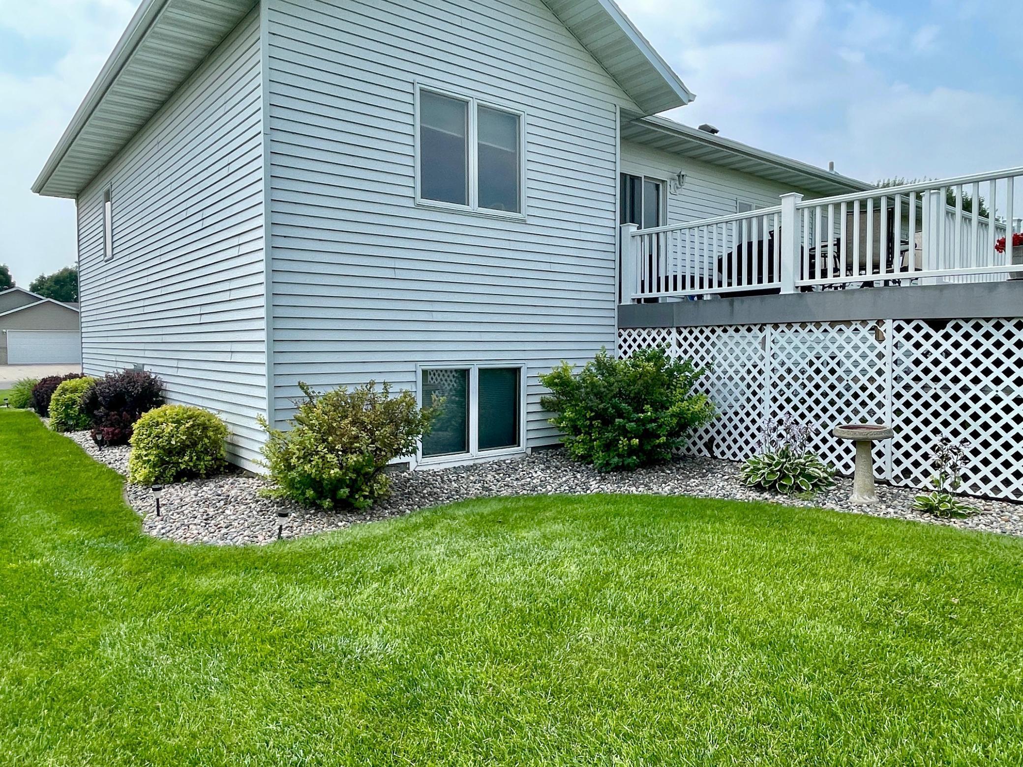 2005 single family home for sale at 1410 Mendenhall Avenue in Breckenridge, MN — 6 bed, 3 bath (photo 10 of 49)