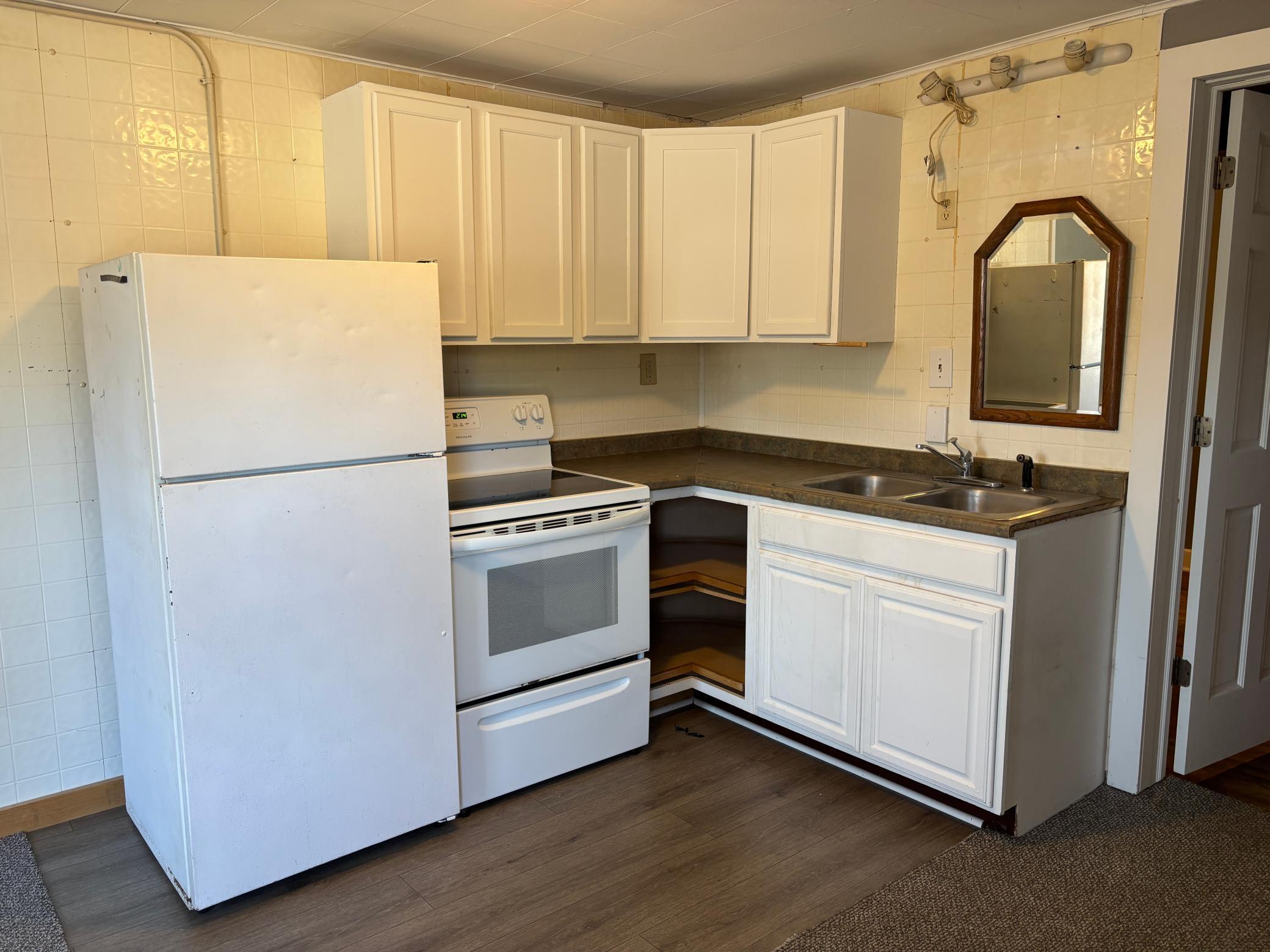 1920 triplex for sale at 215 9th Street NW in Bemidji, MN — 6 bed, 3 bath (photo 2 of 31)