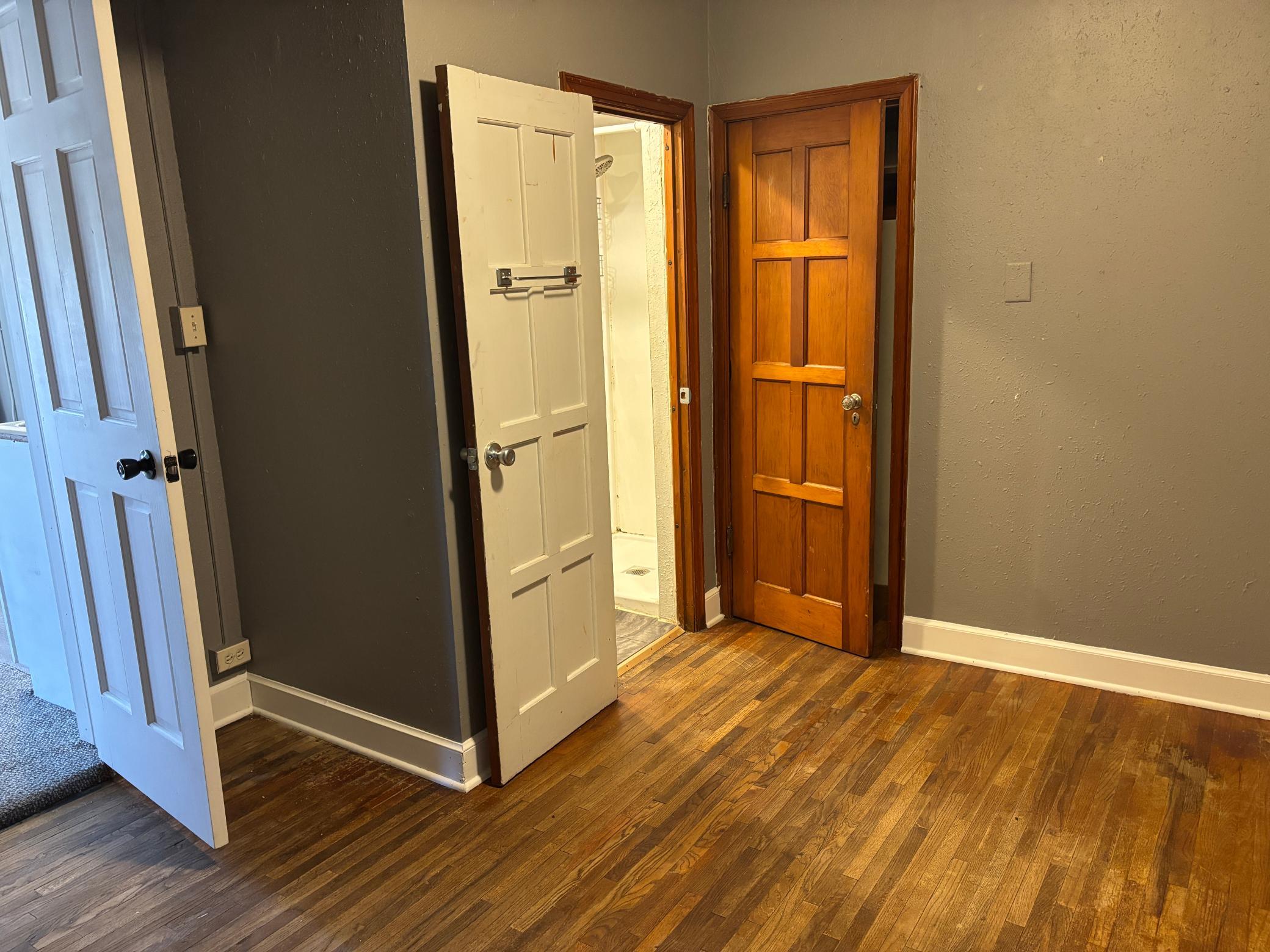 1920 triplex for sale at 215 9th Street NW in Bemidji, MN — 6 bed, 3 bath (photo 6 of 31)