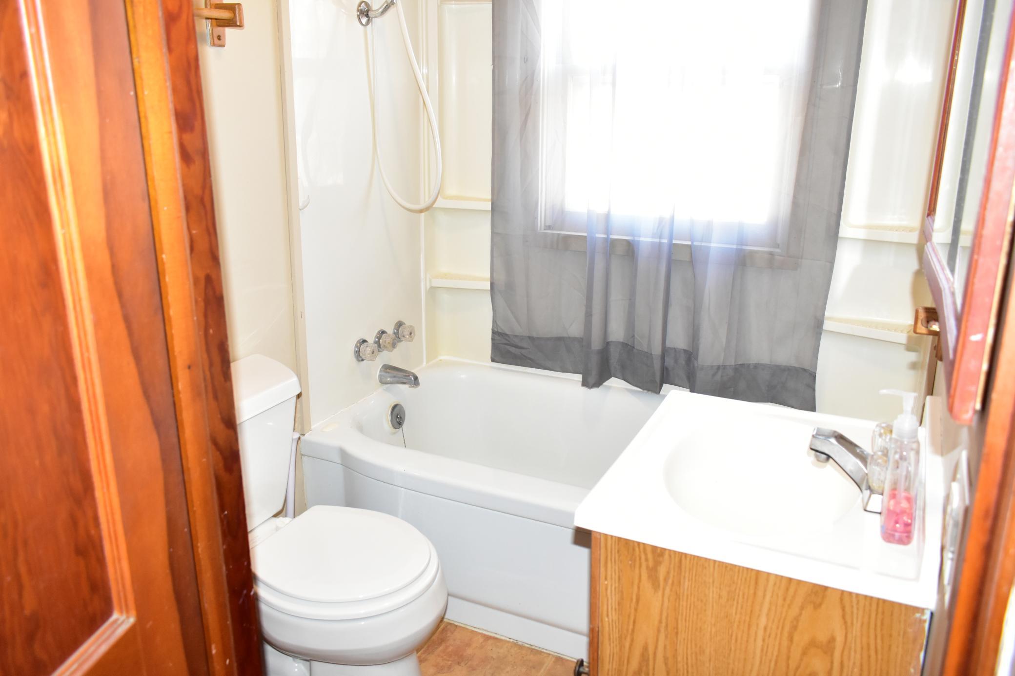 1404 2nd Avenue N, Moorhead MN 56560 - Photo 16 of 20