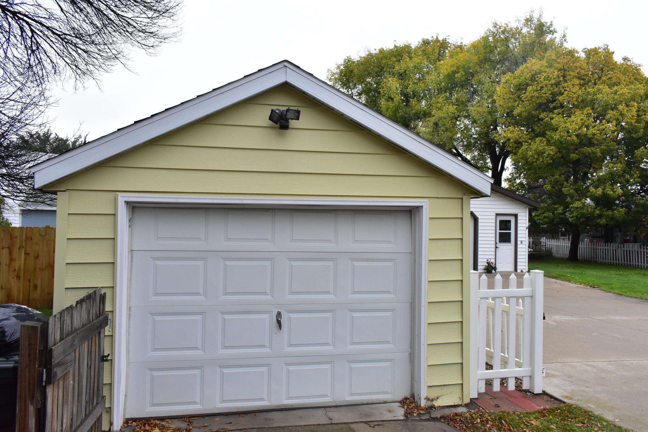 1404 2nd Avenue N, Moorhead MN 56560 - Photo 6 of 20
