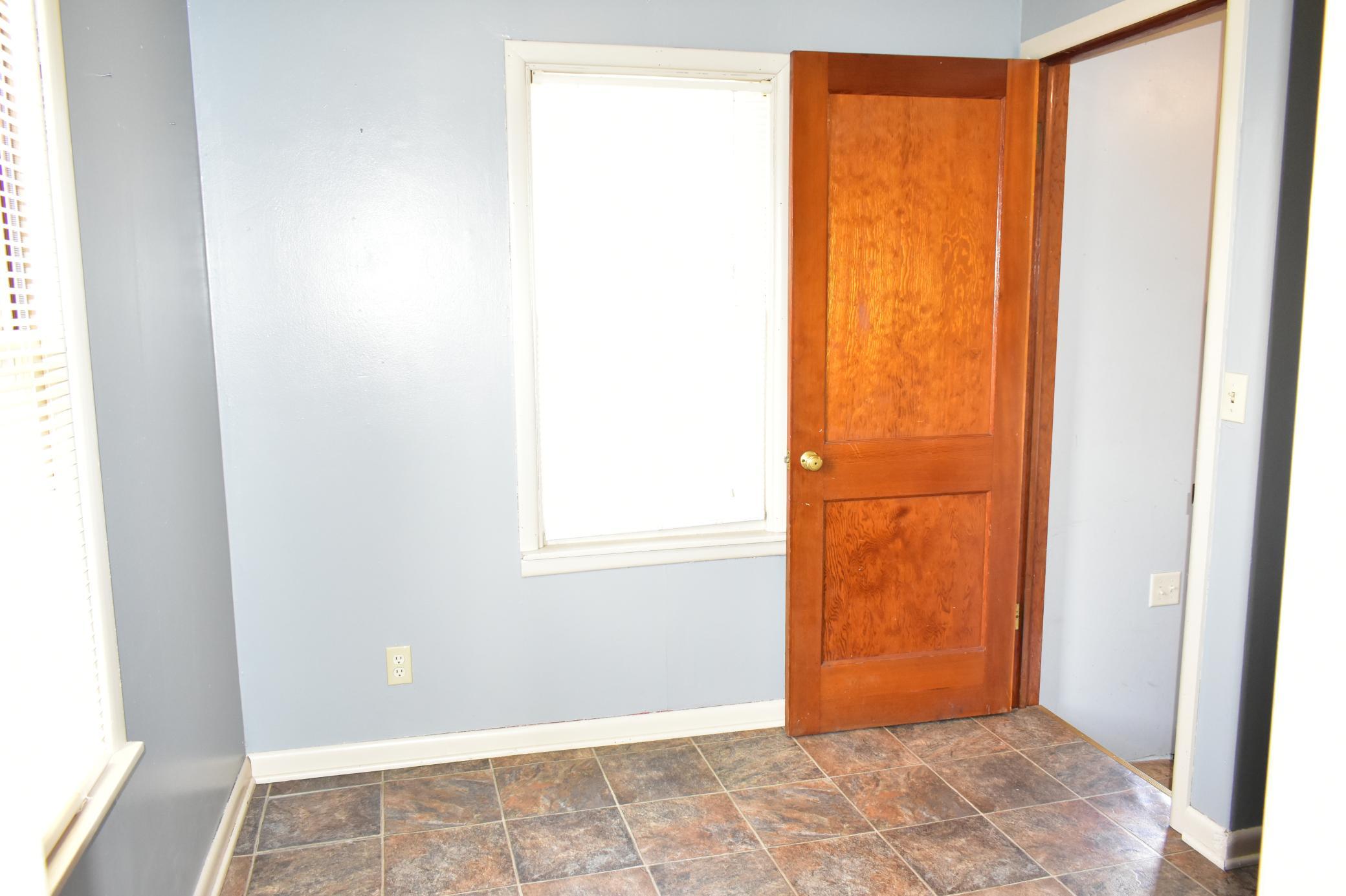 1404 2nd Avenue N, Moorhead MN 56560 - Photo 7 of 20