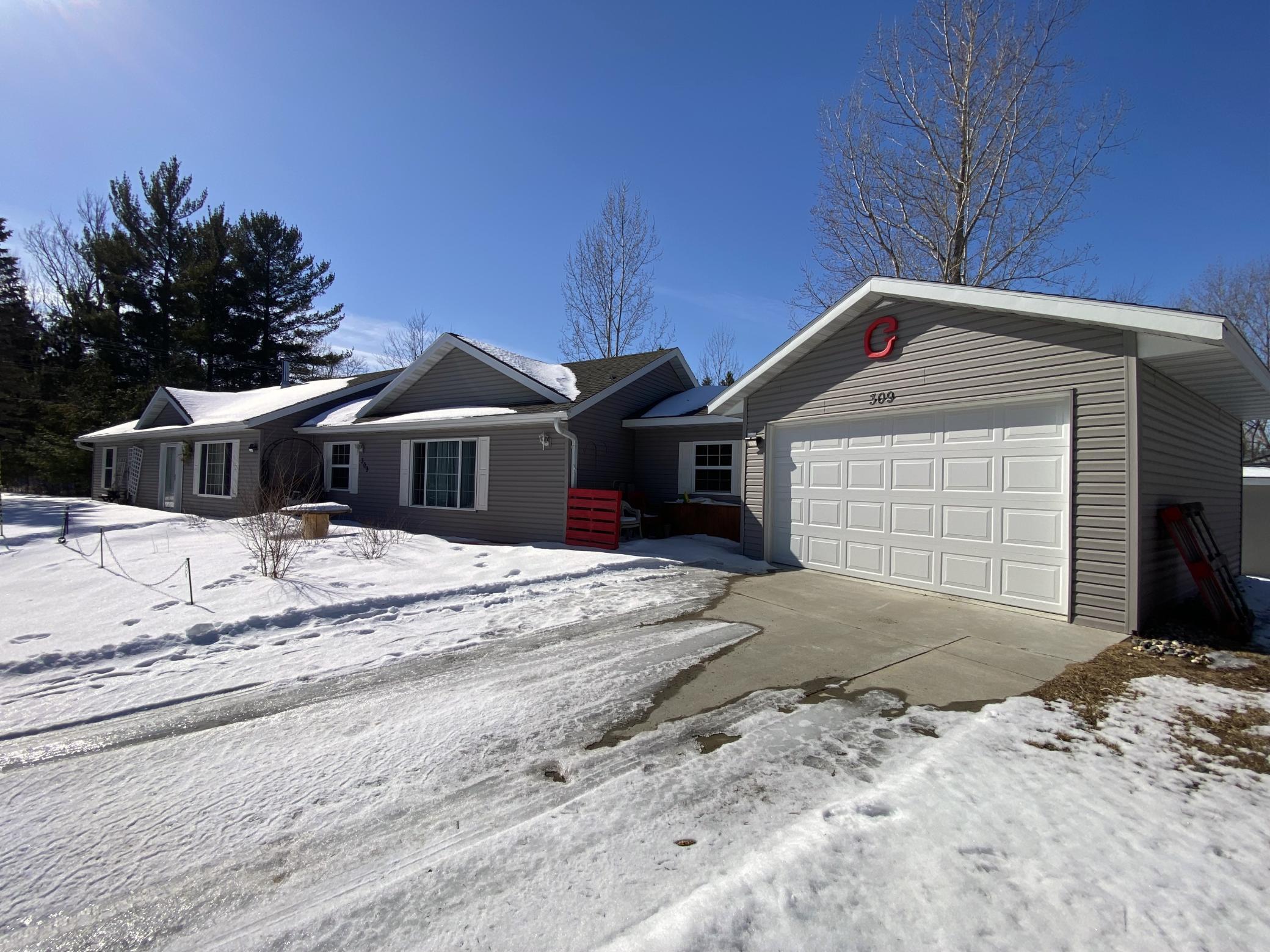 2007 single family home for sale at 309 Birch Court in Park Rapids, MN — 3 bed, 3 bath (photo 5 of 25)